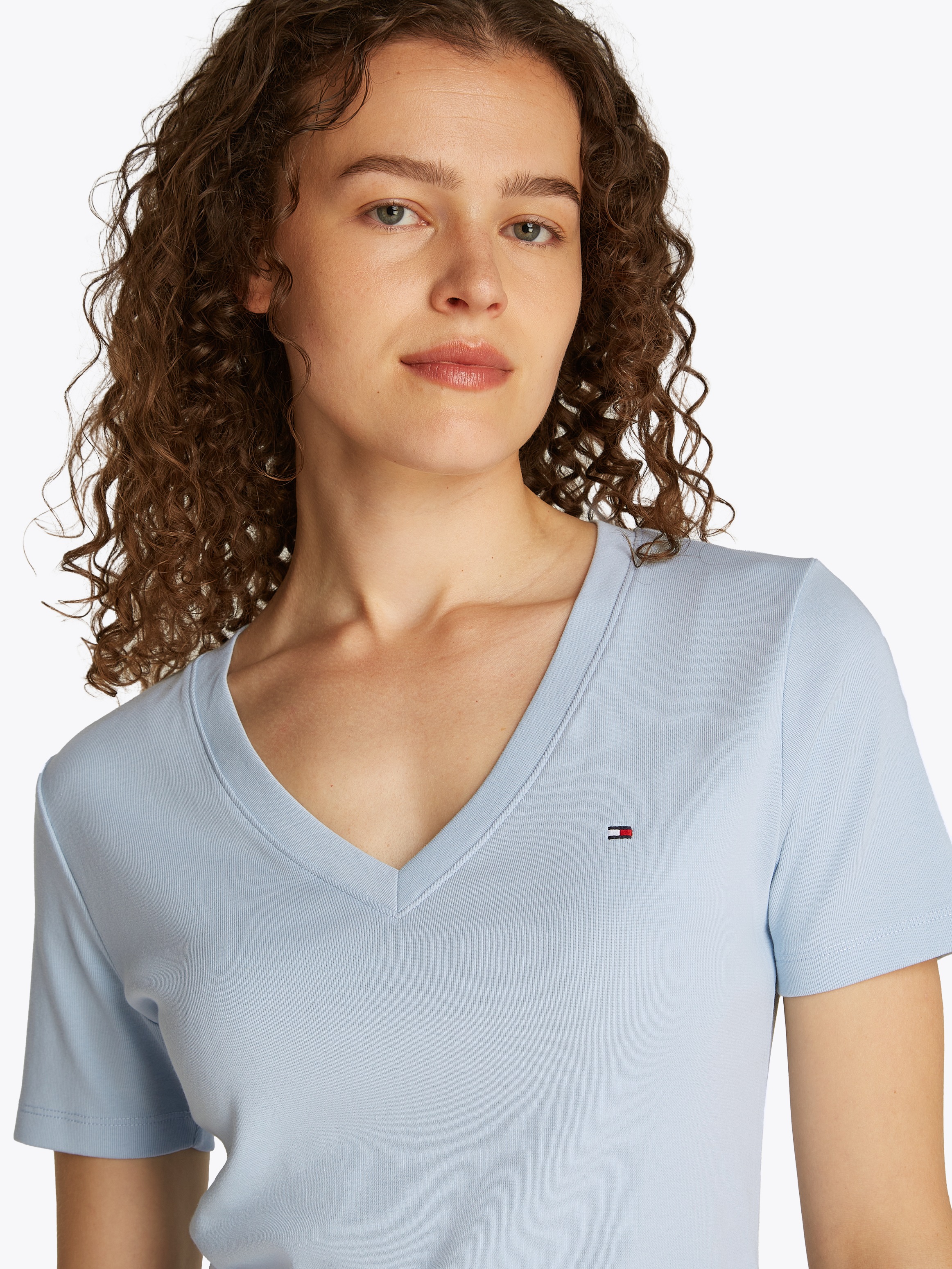 Tommy Hilfiger T-Shirt "SLIM CODY V-NK SS", mit Logostickerei günstig online kaufen