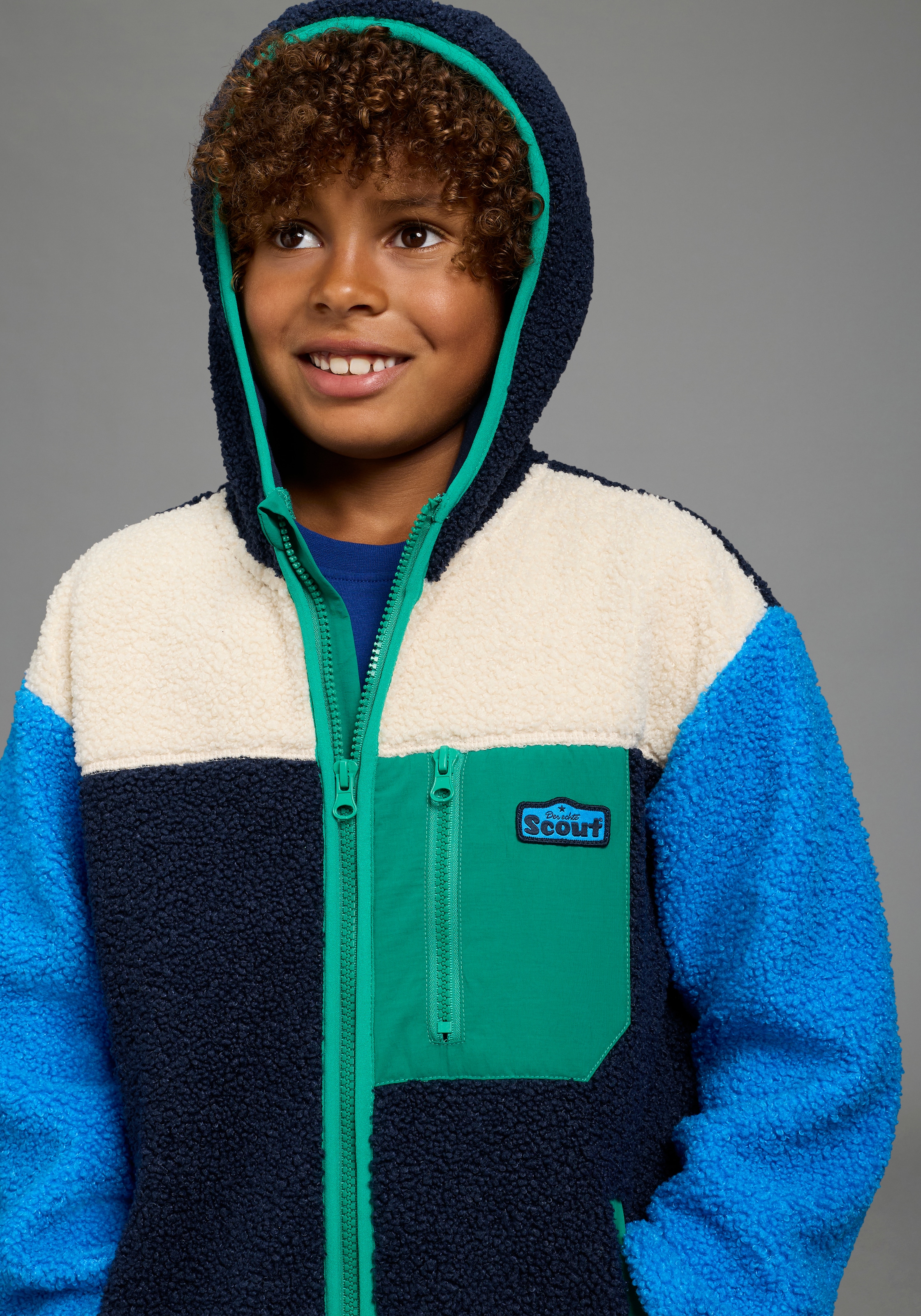 Scout Kapuzensweatjacke »Tedey-Fleecejacke Colorblocking - NEU von SCOUT« Teddyplüschjacke mit Kapuze und Stehkragen, hüftlanger Schnitt