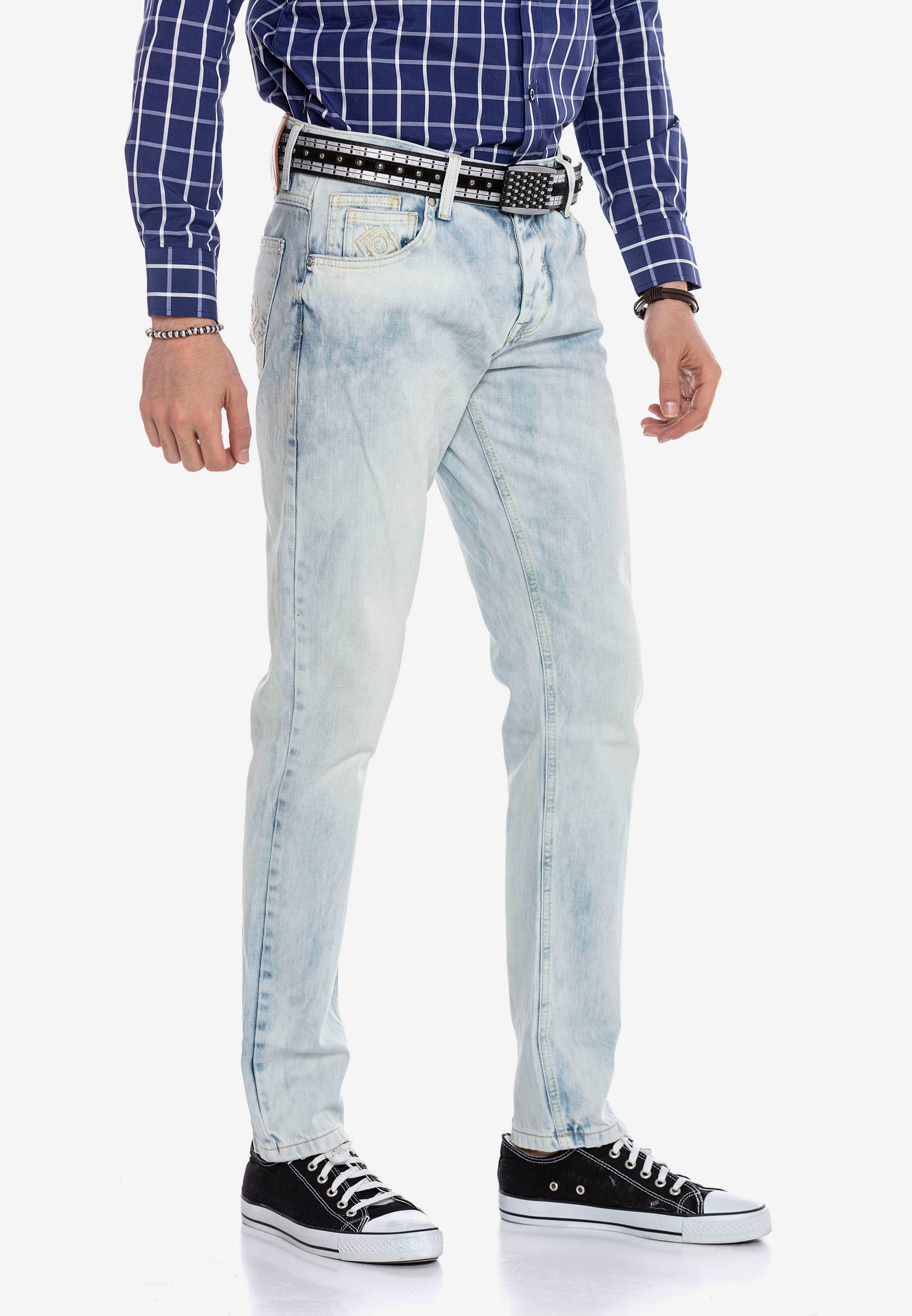 Cipo & | Saum Jeans, Straight in ▷ mit Fit Baxx BAUR schmalem Bequeme bestellen