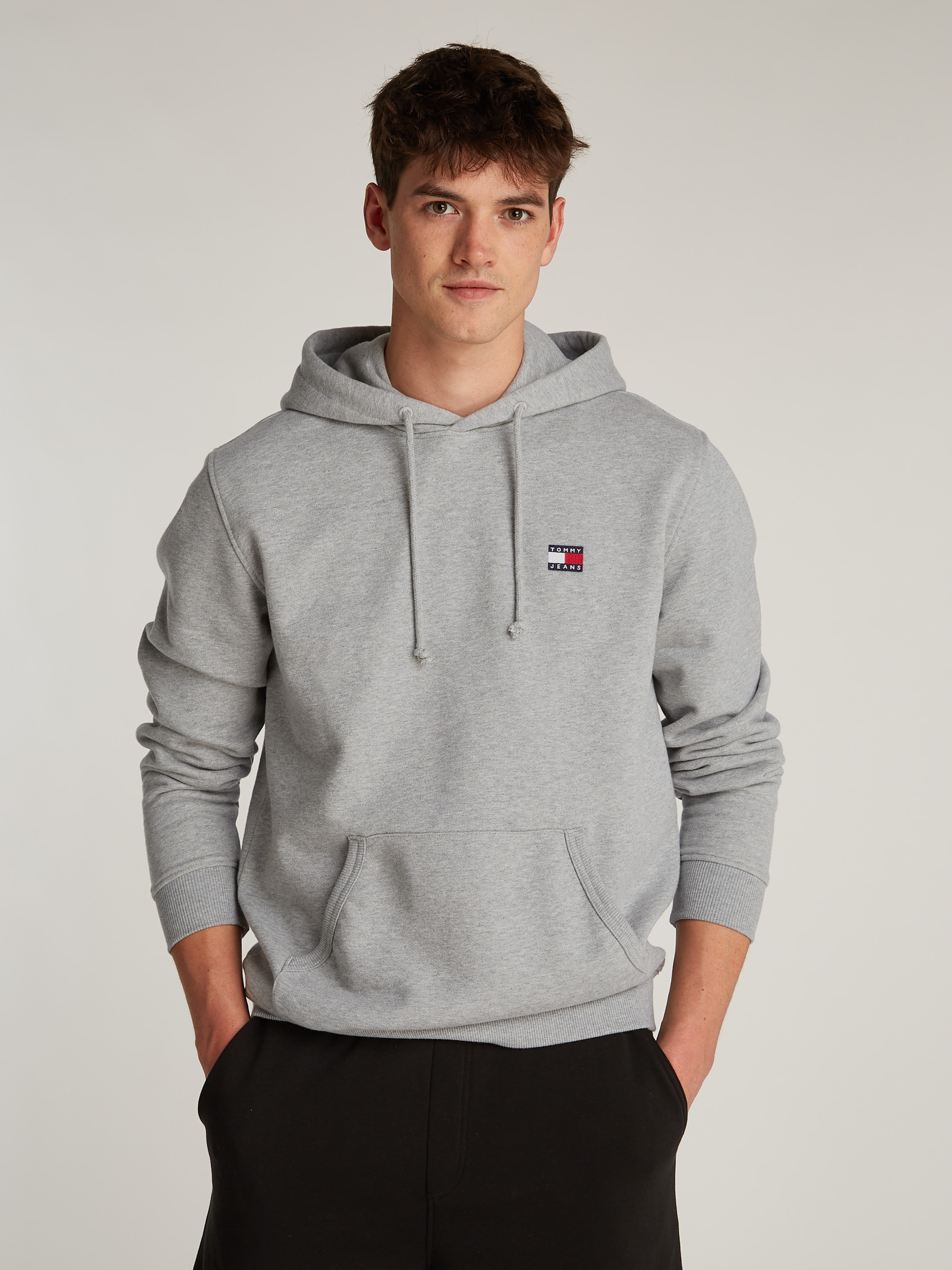 Tommy Jeans Hoodie "TJM REG BADGE HOODIE EXT", Mit Rundhalsausschnitt günstig online kaufen