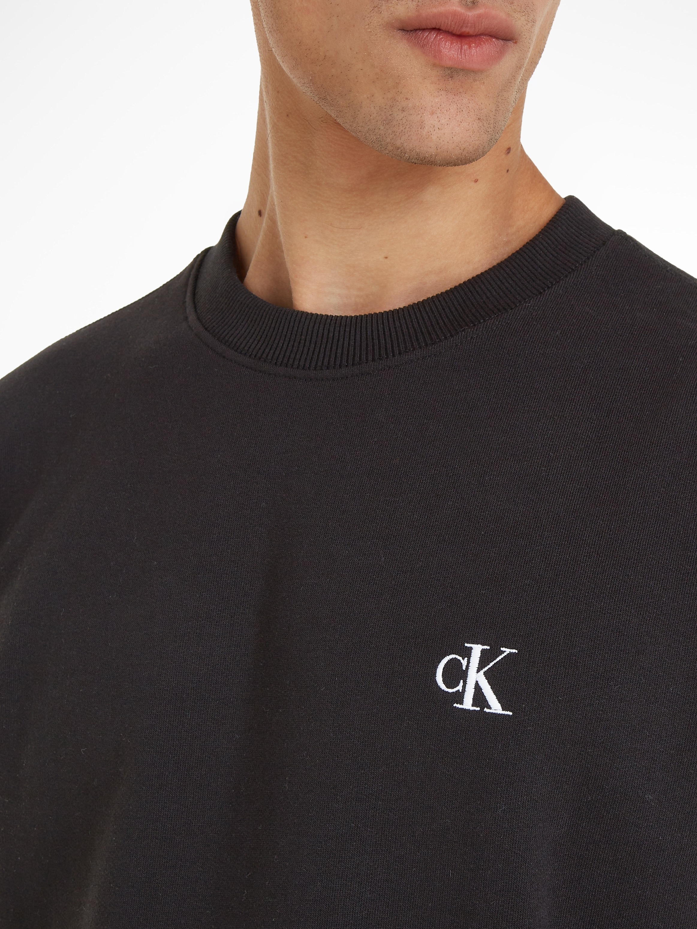 Calvin Klein Jeans Sweatshirt »CK ESSENTIAL REG CN«, mit Logoschriftzug auf dem Arm