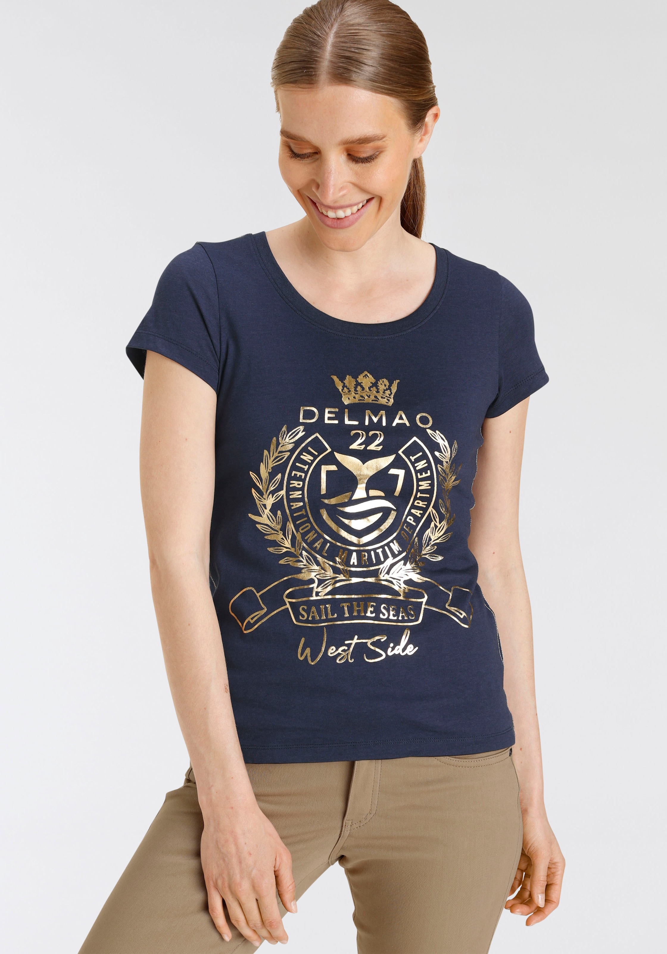 DELMAO T-Shirt, für NEUE | BAUR - hochwertigem, mit MARKE! bestellen goldfarbenem Folienprint