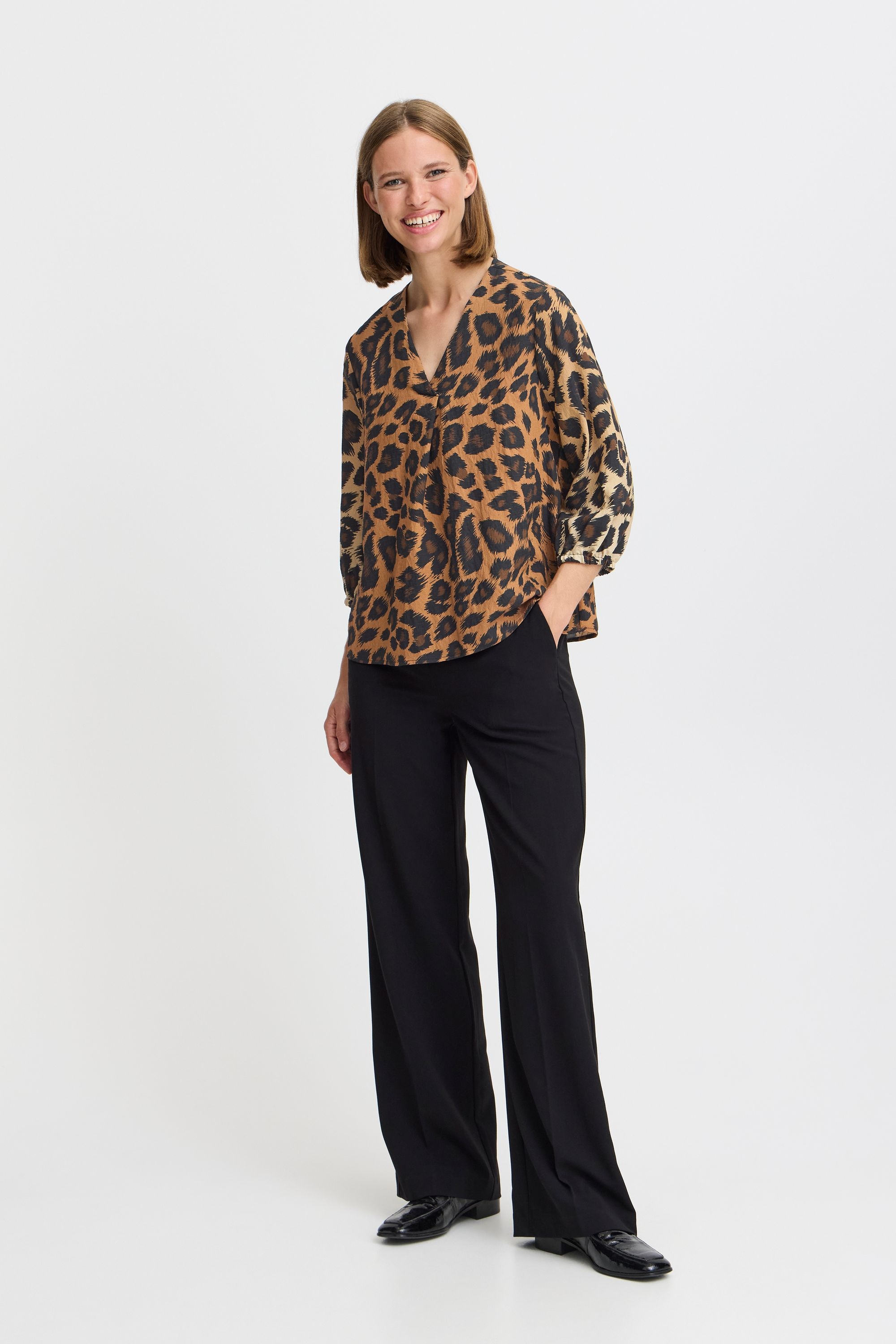 b.young Kurzarmbluse »Kurzarmbluse BYHINVA LEOPARD BLOUSE -«