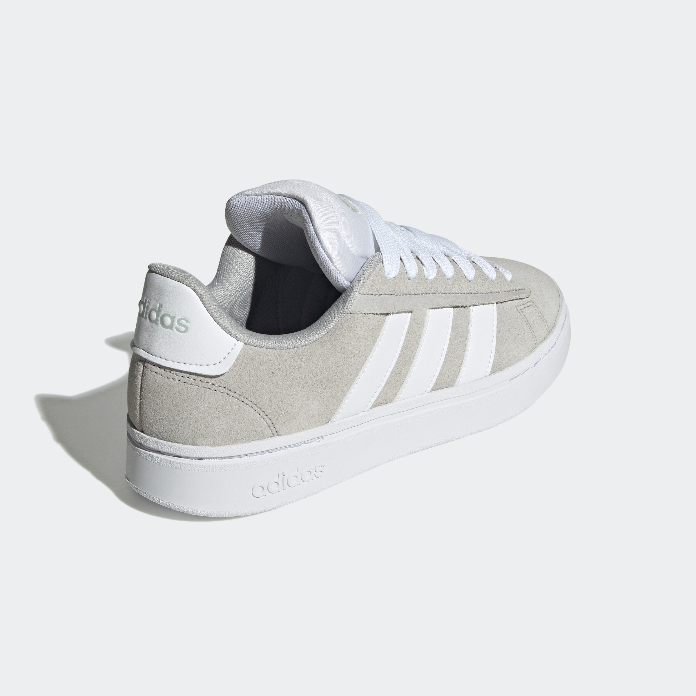 adidas Sportswear Sneaker »GRAND COURT ALPHA«, Design inspiriert vom adidas Campus 00