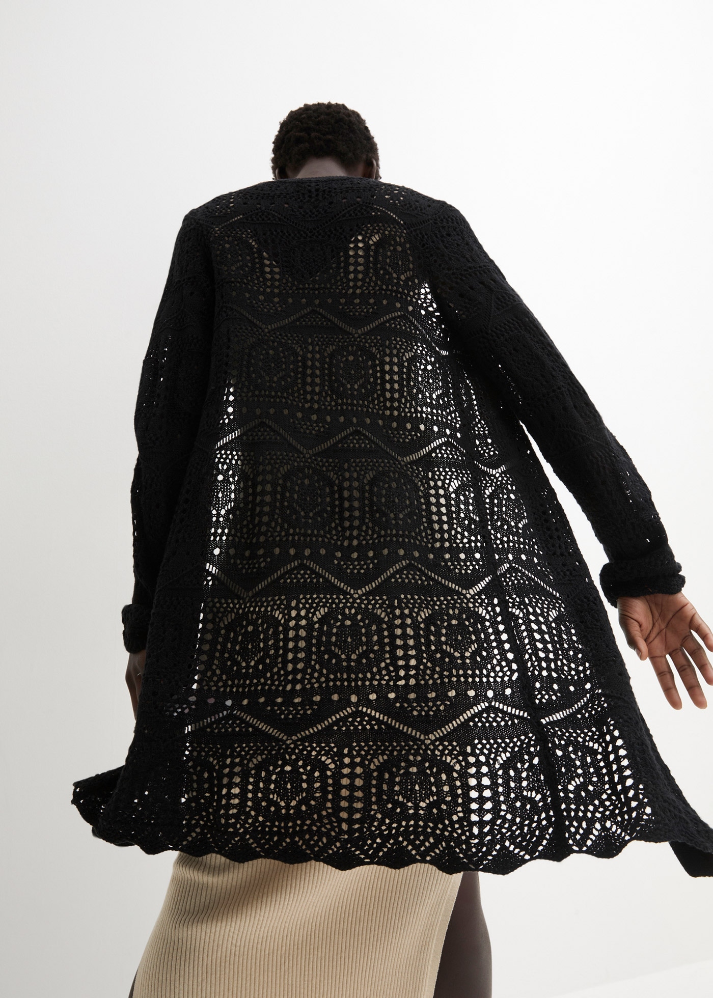 bonprix Longstrickjacke 1 tlg. lockere und offene Passform, mit femininem Lochmuster, casual Stil