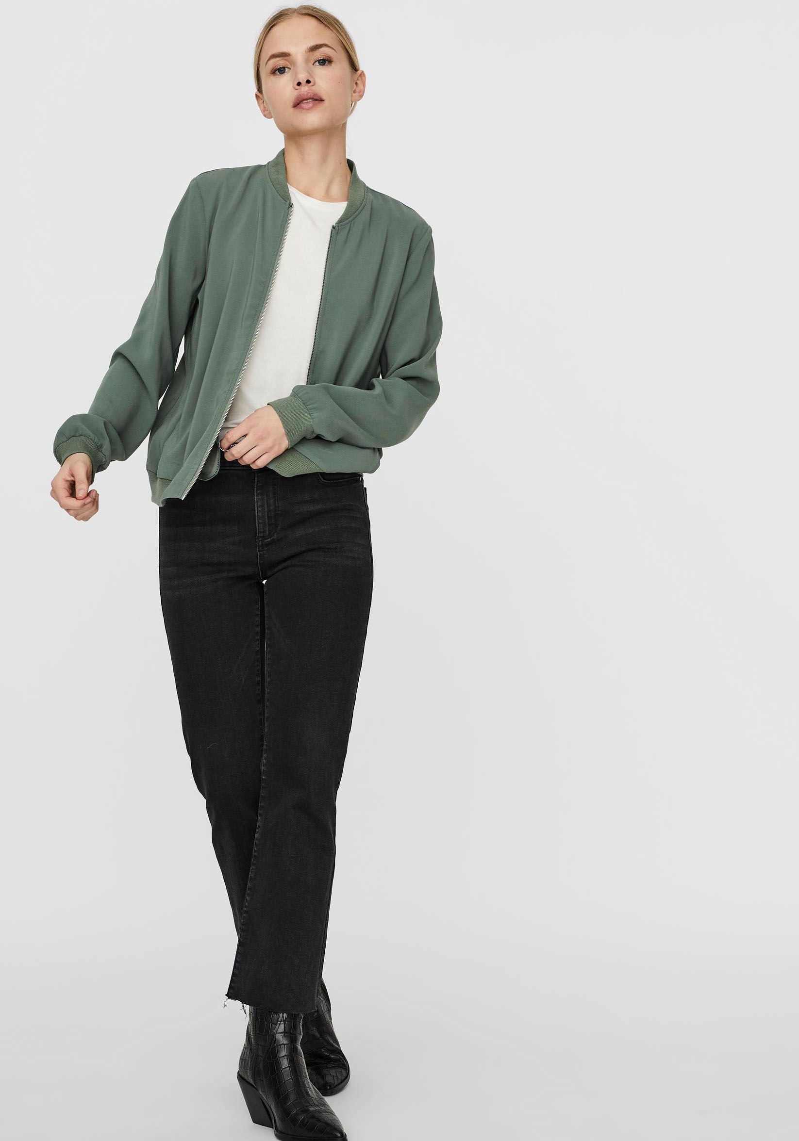 Thumbnail - Vero Moda Bomberjacke "VMCOCO L/S BOMBER NOOS" in modisch kurzer Form