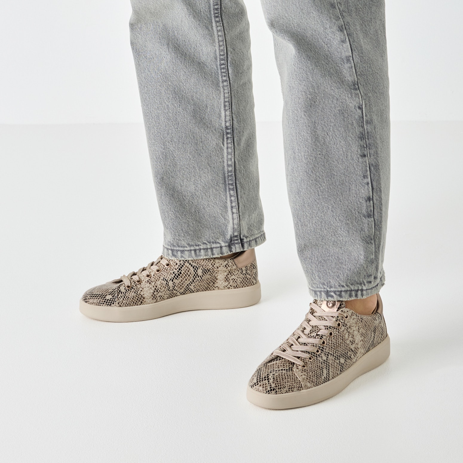 Tamaris Plateausneaker, Freizeitschuh, Halbschuh, Schnürschuh in veganer Verarbeitung
