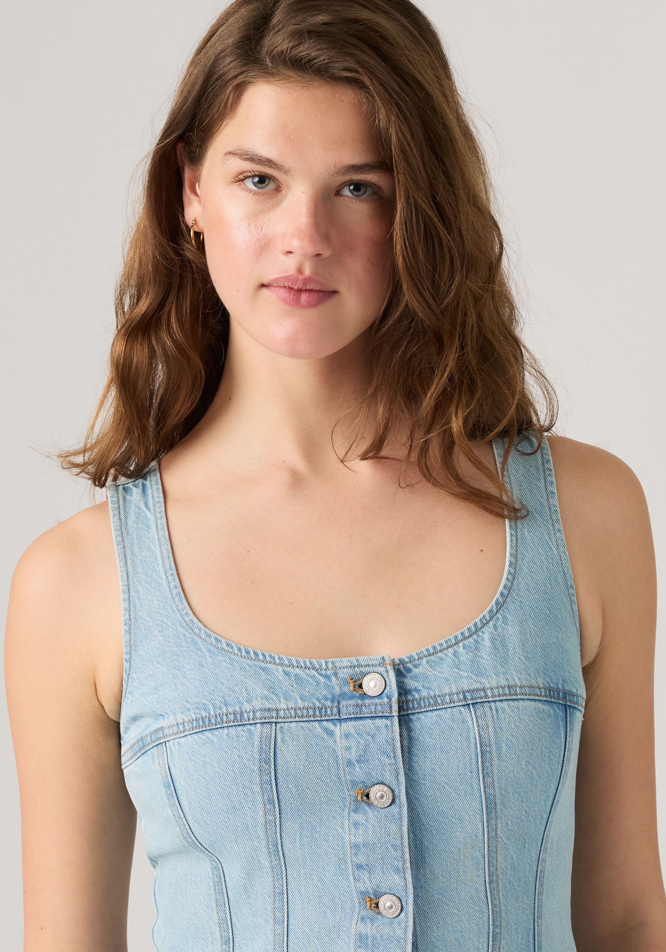 Levi's® Jeanskleid »AUDRA TANK DRESS« Im Rückenteil mit Riegel zur Weitenregulierung