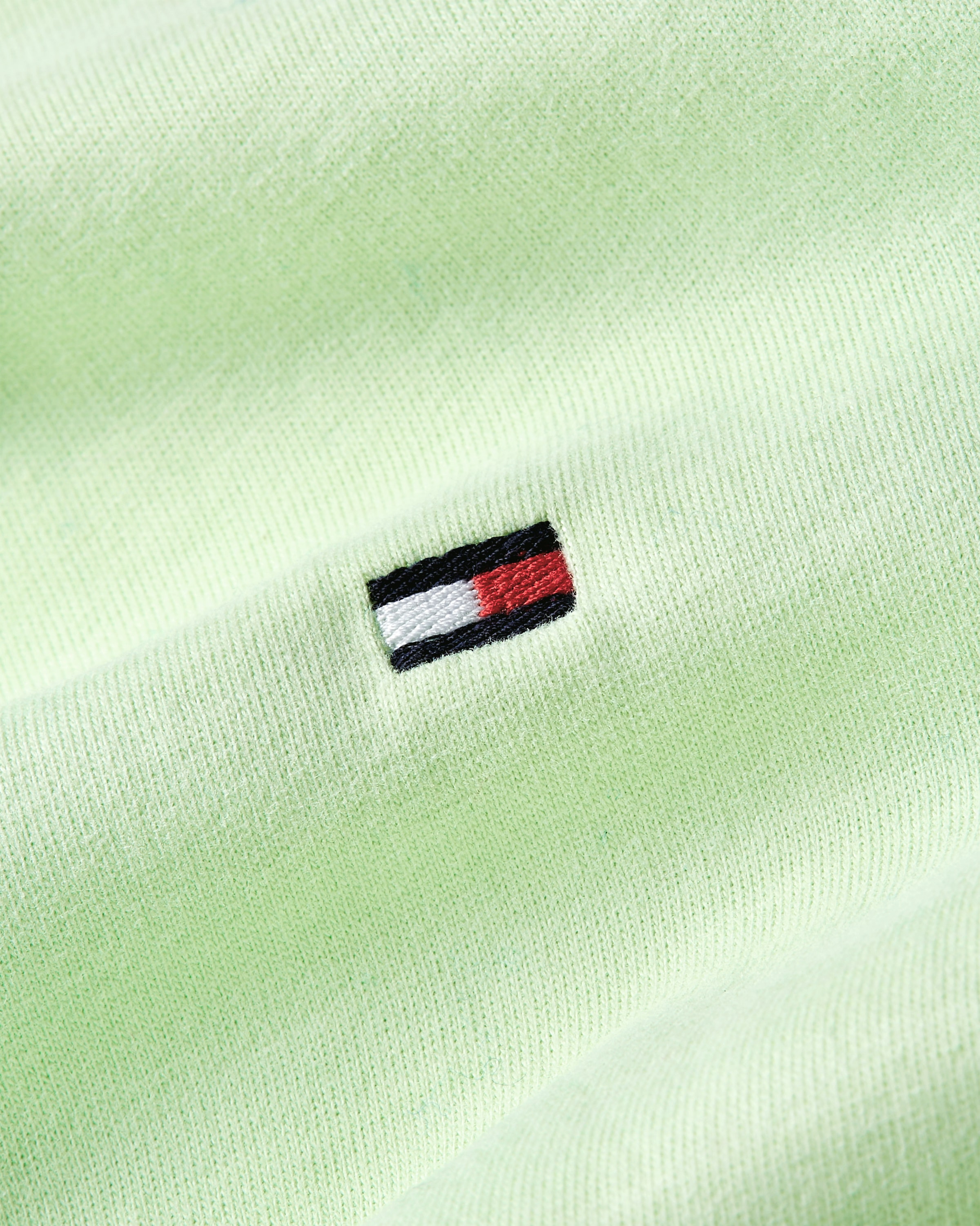 Tommy Hilfiger T-Shirt »ESSENTIAL REG FIT SOLID TEE«, mit Rundhalsausschnitt