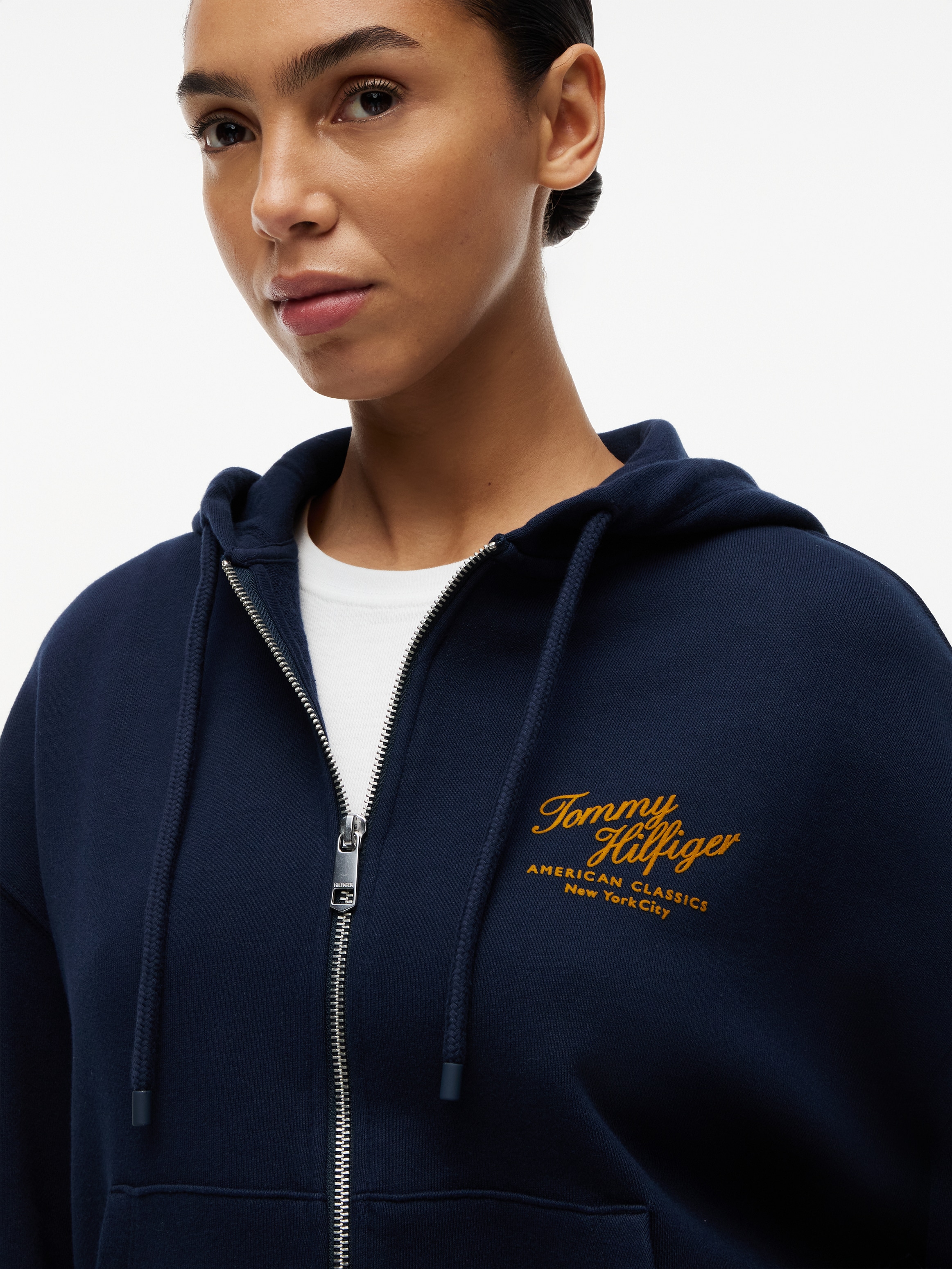 Tommy Hilfiger Kapuzensweatjacke »MDRN SCRIPT ZIP TERRY HOODIE« mit Print auf der Brust, Relaxed Fit