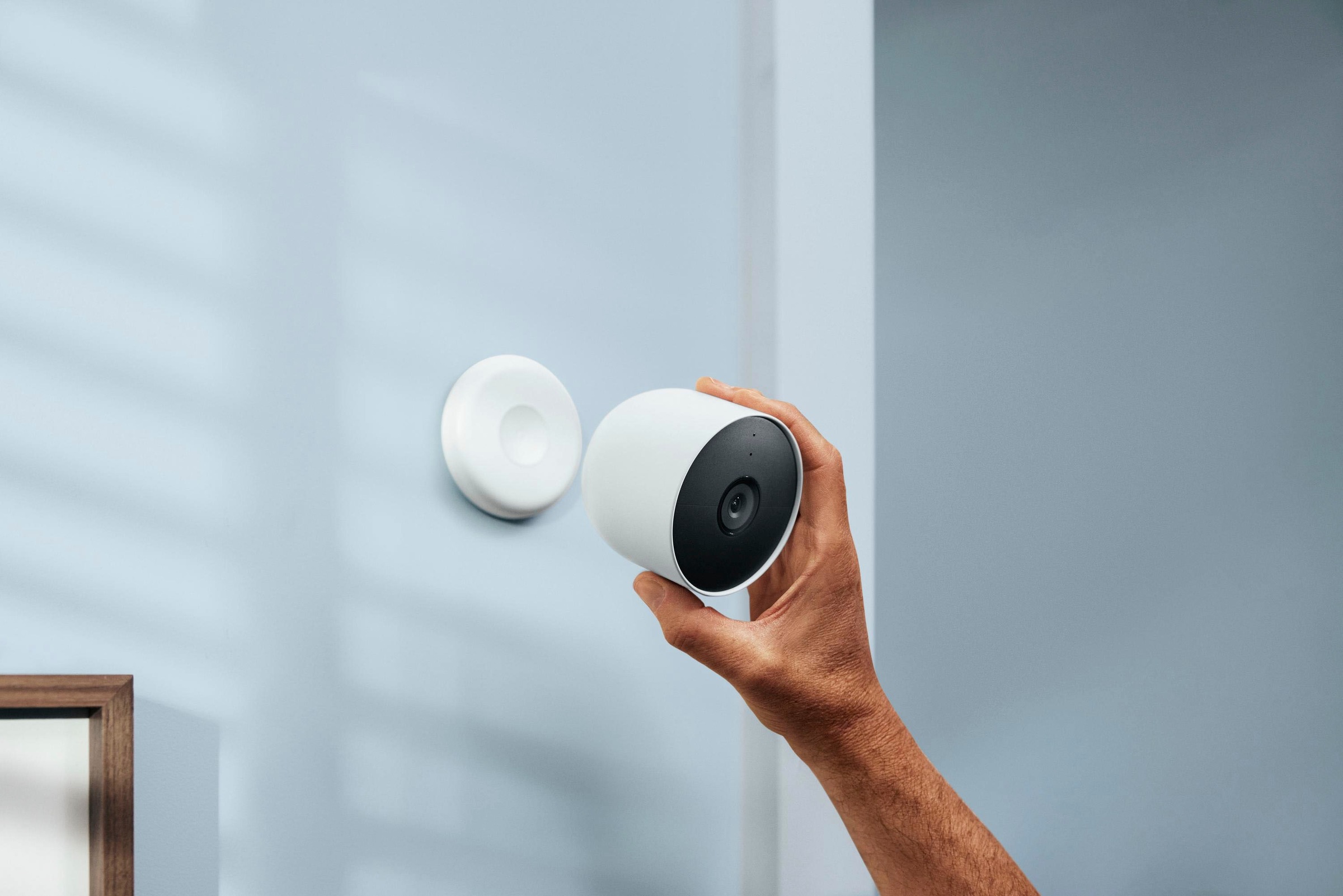 Google Überwachungskamera »Nest Cam (Outdoor oder Indoor, mit Akku), Doppelpack«, Außenbereich-Innenbereich, (2)