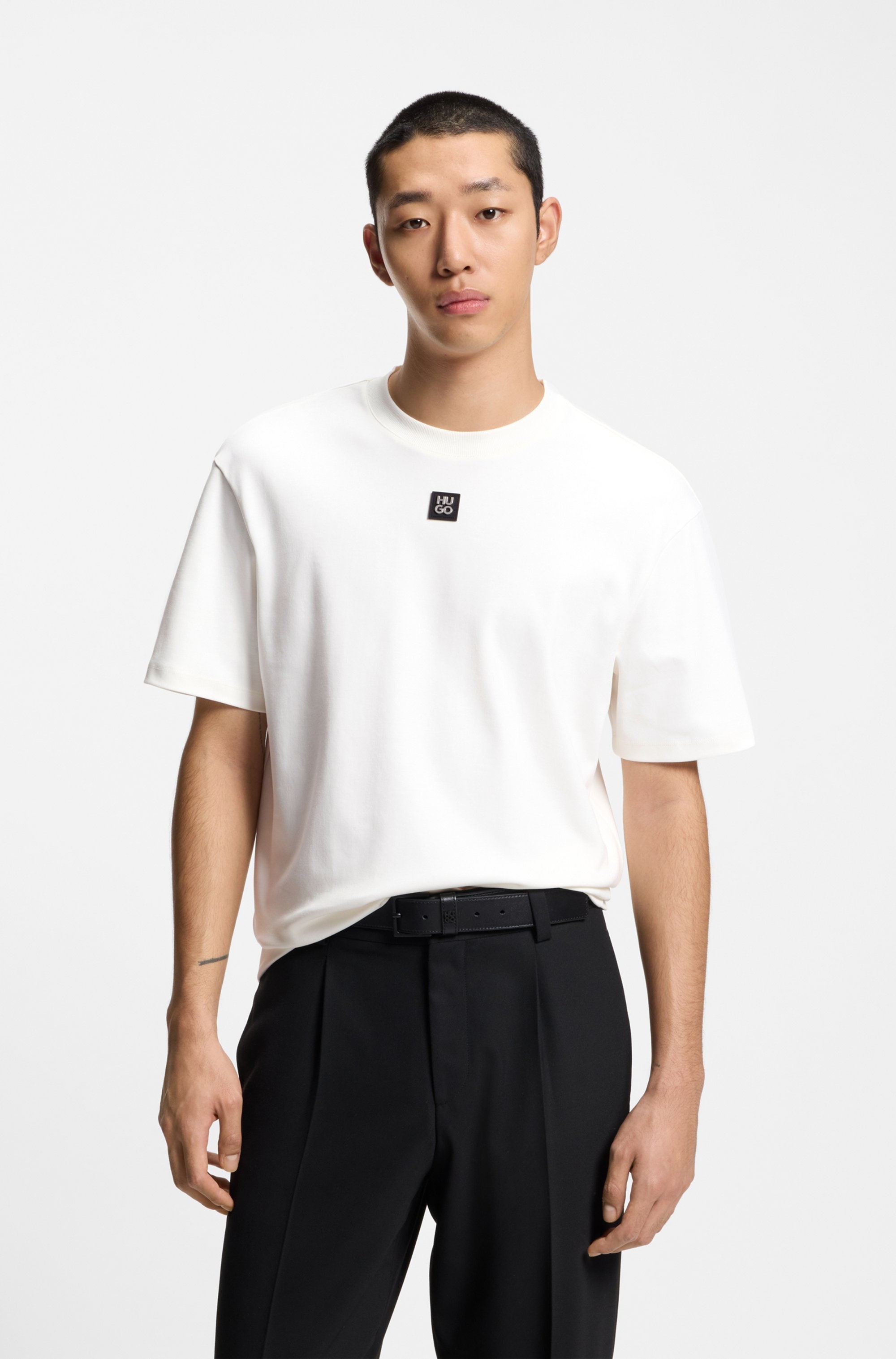 HUGO T-Shirt "Dalile Metal Logo" Regular Fit, Premium Interlock Cotton
