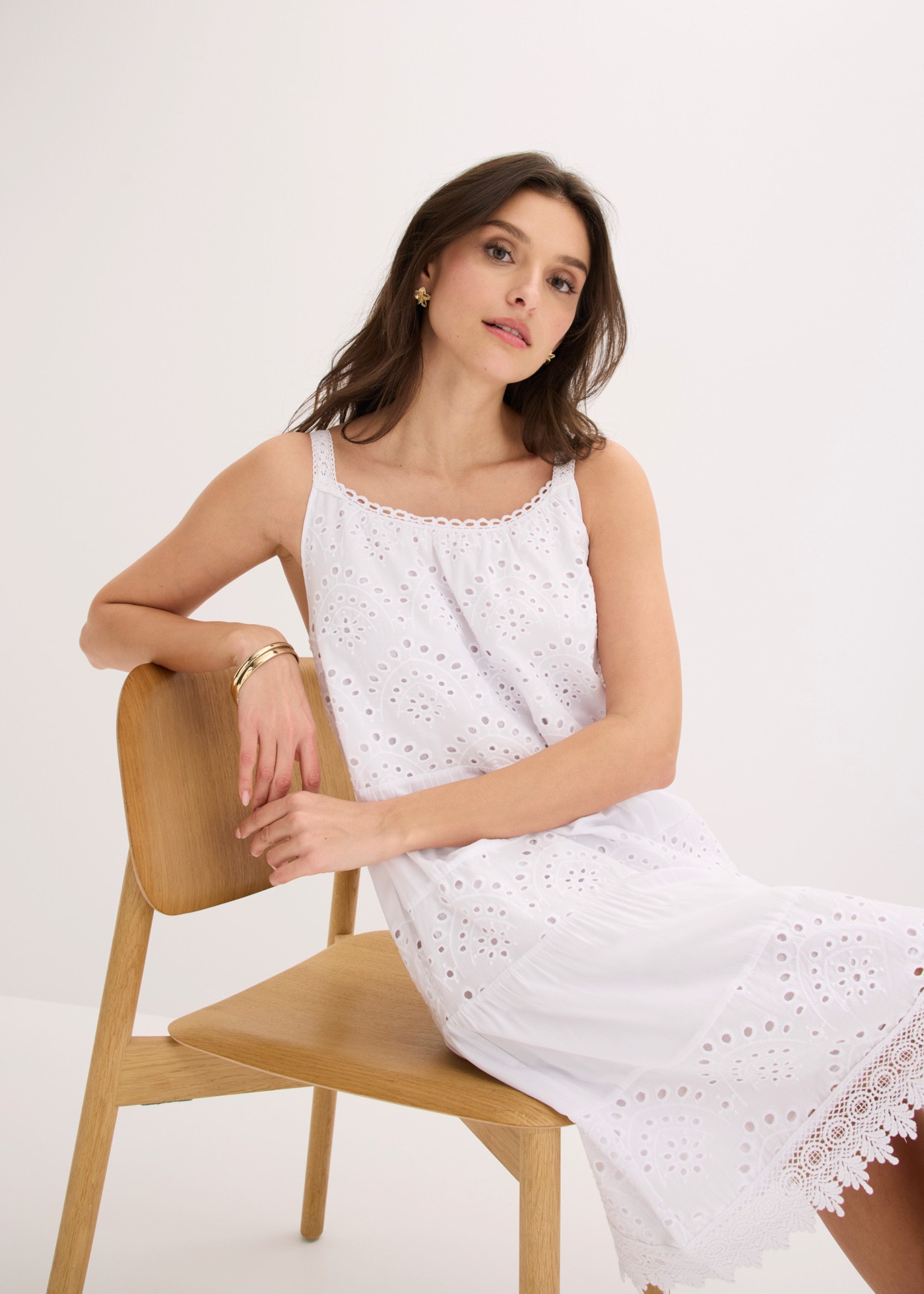 bonprix Trägerkleid kurzes Sommerkleid, mit Spitze, Loose Fit Passform
