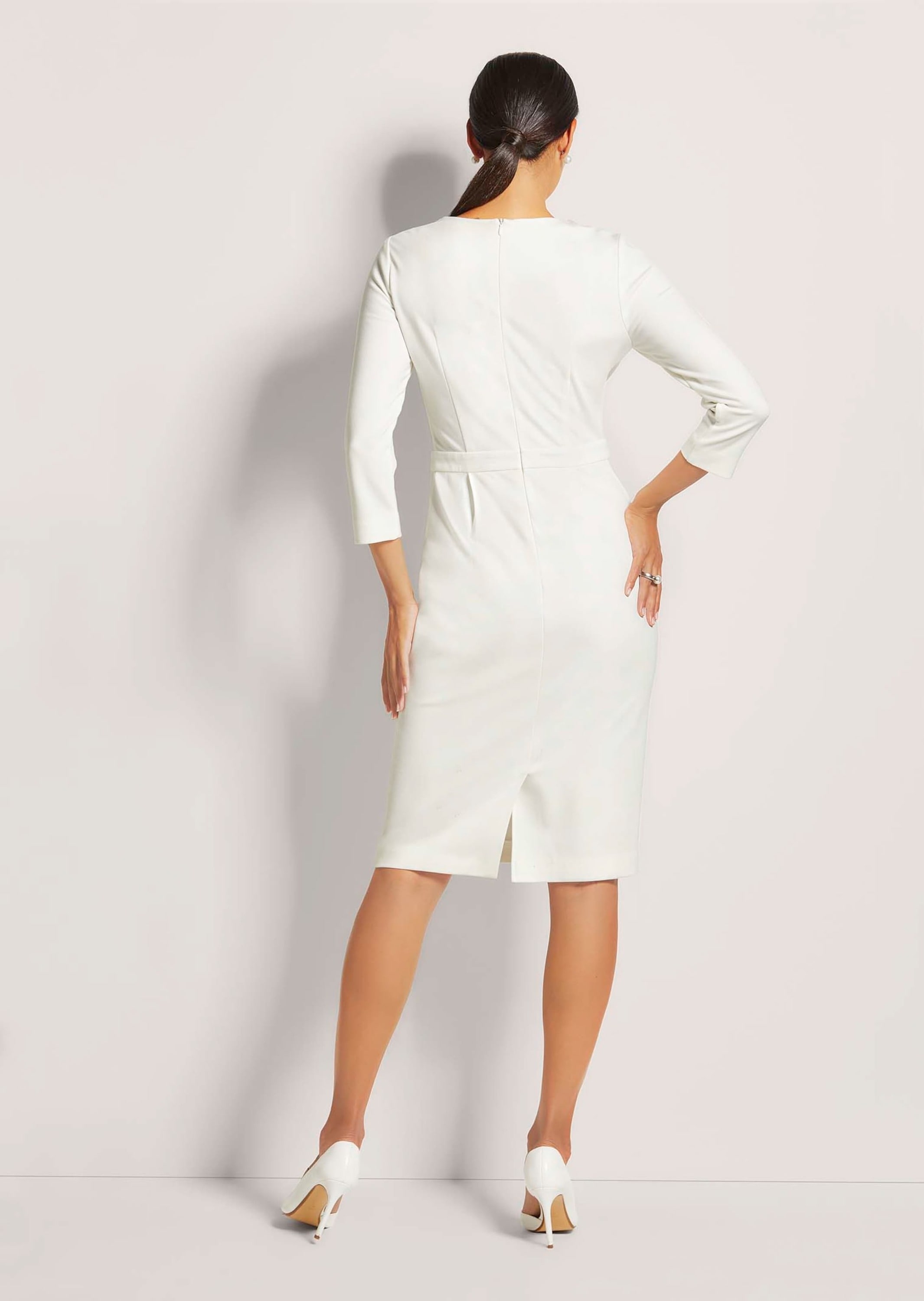MADELEINE Jerseykleid »Kleid Schmales Jerseykleid mit 3/4-Ärmel und Zierbiesen«
