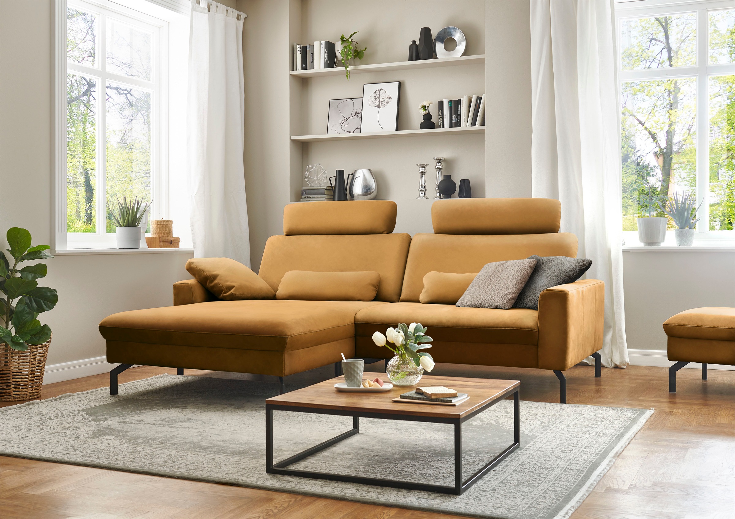 Die PlanBar Ecksofa »PN-EM20028 L-Form mit Kopfstützen«, wahlweise mit motorischem Canape