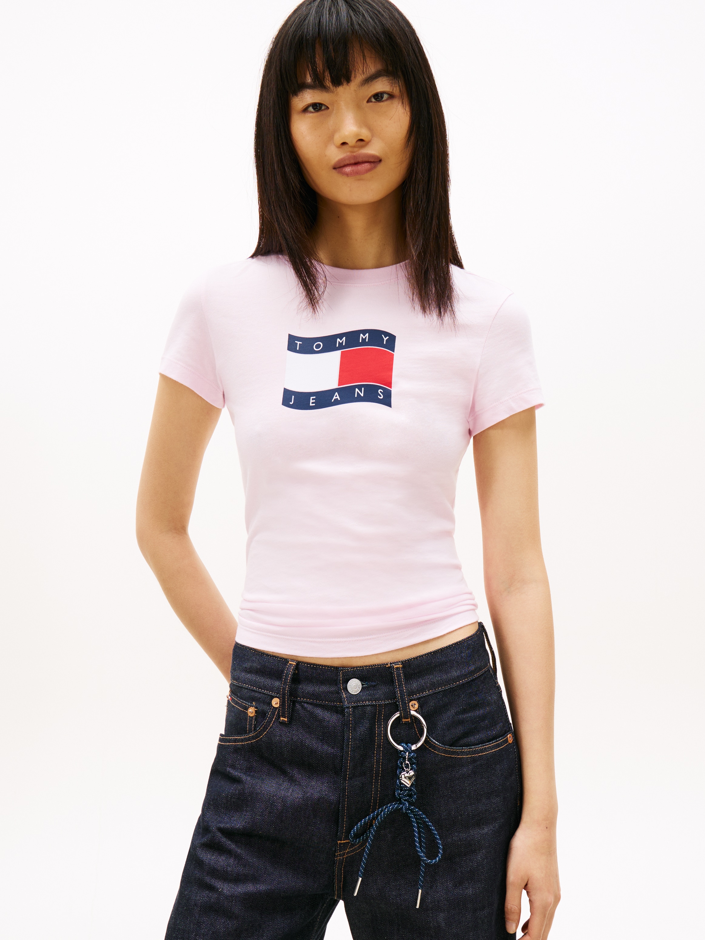 Tommy Jeans T-Shirt "TJW SLIM WAVY FLAG TEE EXT" mit Rundhalsausschnitt günstig online kaufen