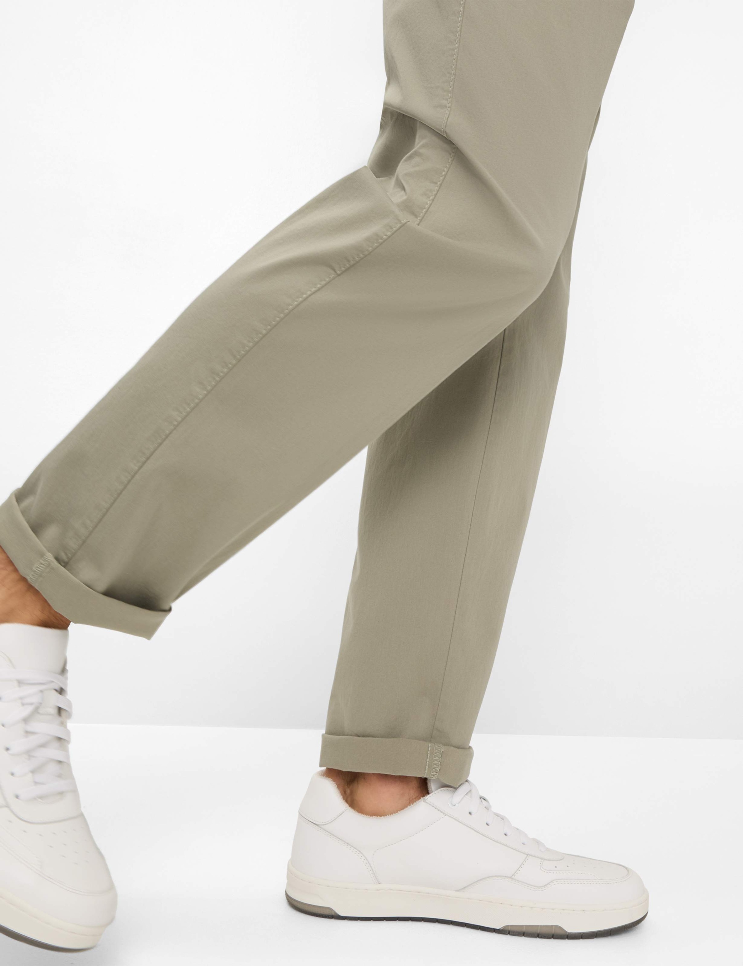 EUREX by BRAX Bundfaltenhose »Style LUIS«
