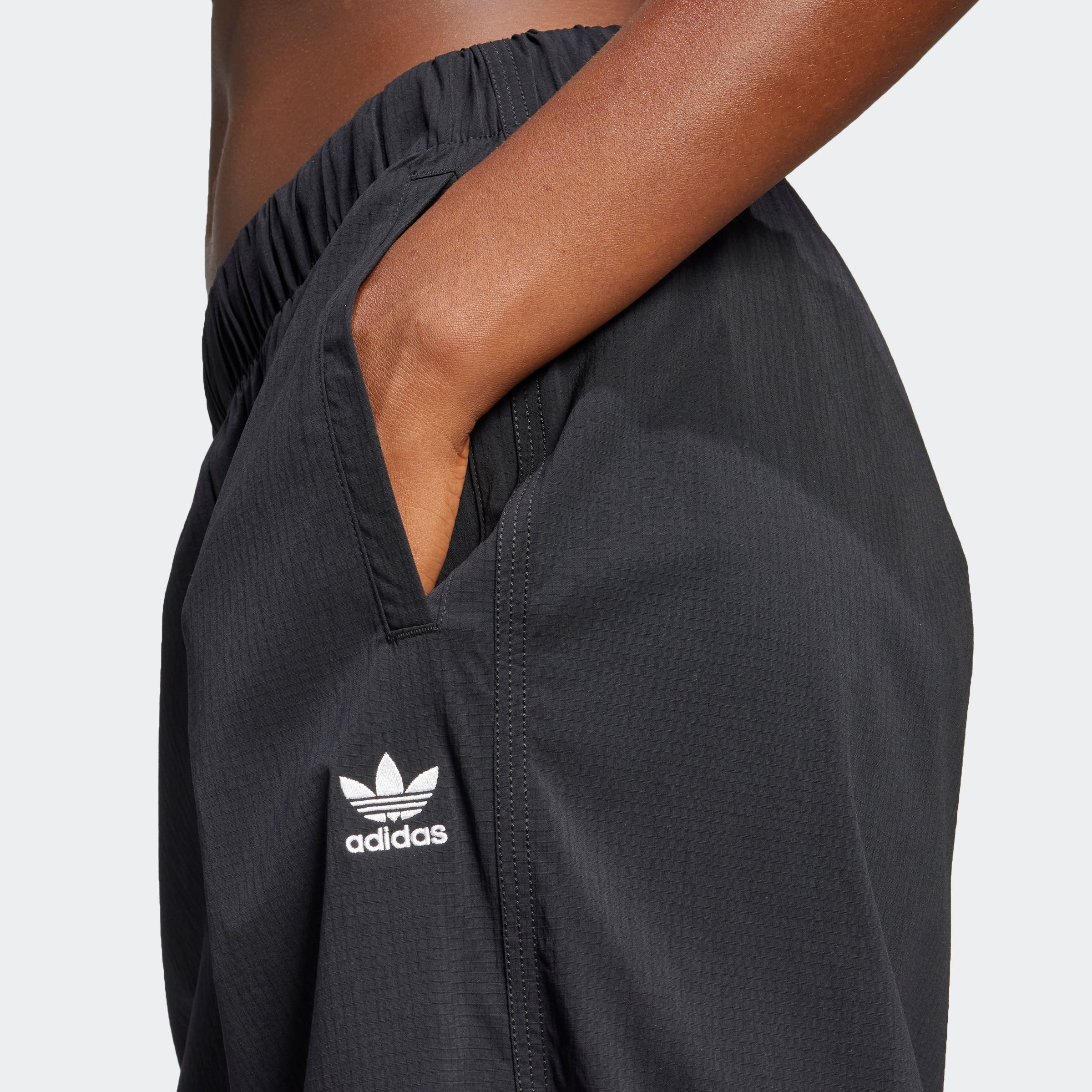 adidas Originals Sporthose »ESS S PARA PANT«, (1 tlg.)