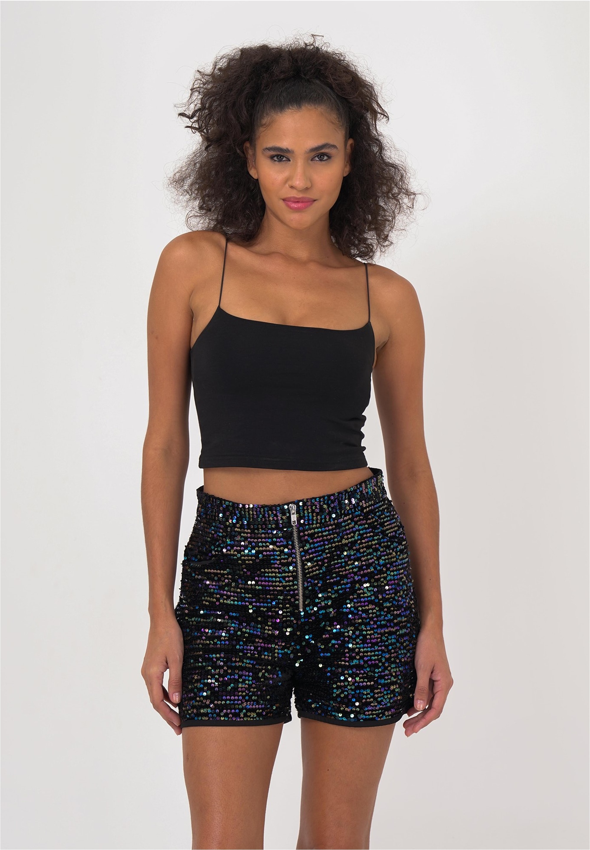 freshlions Shorts »Yara«, mit glitzerndem Paillettenbesatz