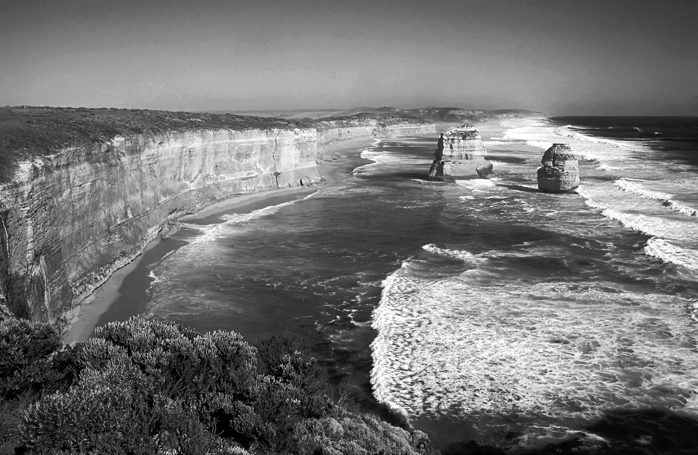 Papermoon Fototapete »Küste schwarz & weiß«