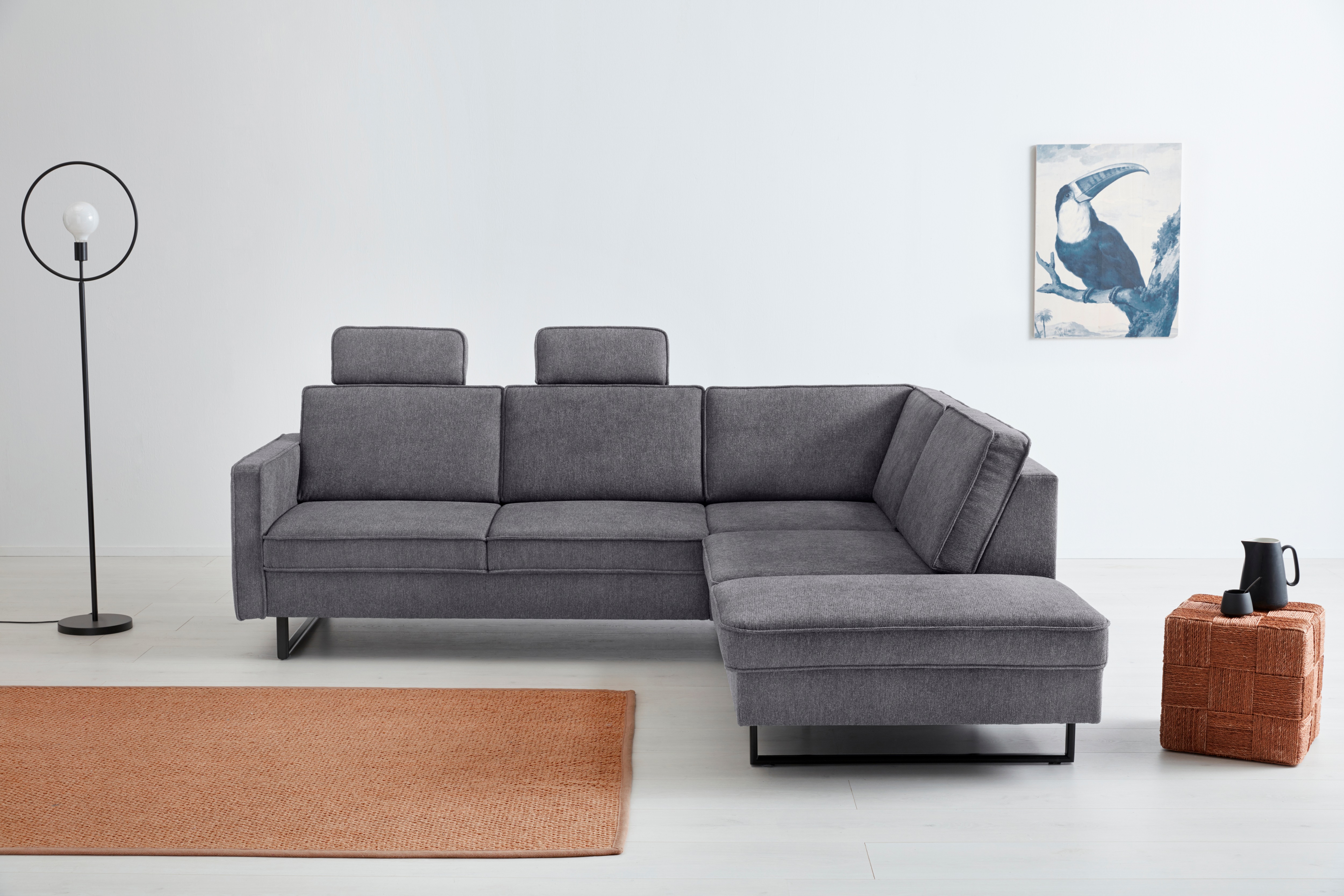 OTTO products Ecksofa Renell, Bezüge aus recyceltem Material, Metallkufen, Kopfstützen optional