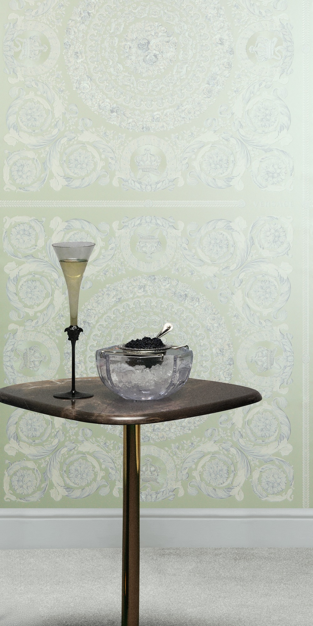 Versace Vliestapete »Versace 6 Heritage –« 3D-Optik | Barock | Motiv geprägt Opulentes Medaillon-Design mit Glanz & fein strukturierter Oberfläche