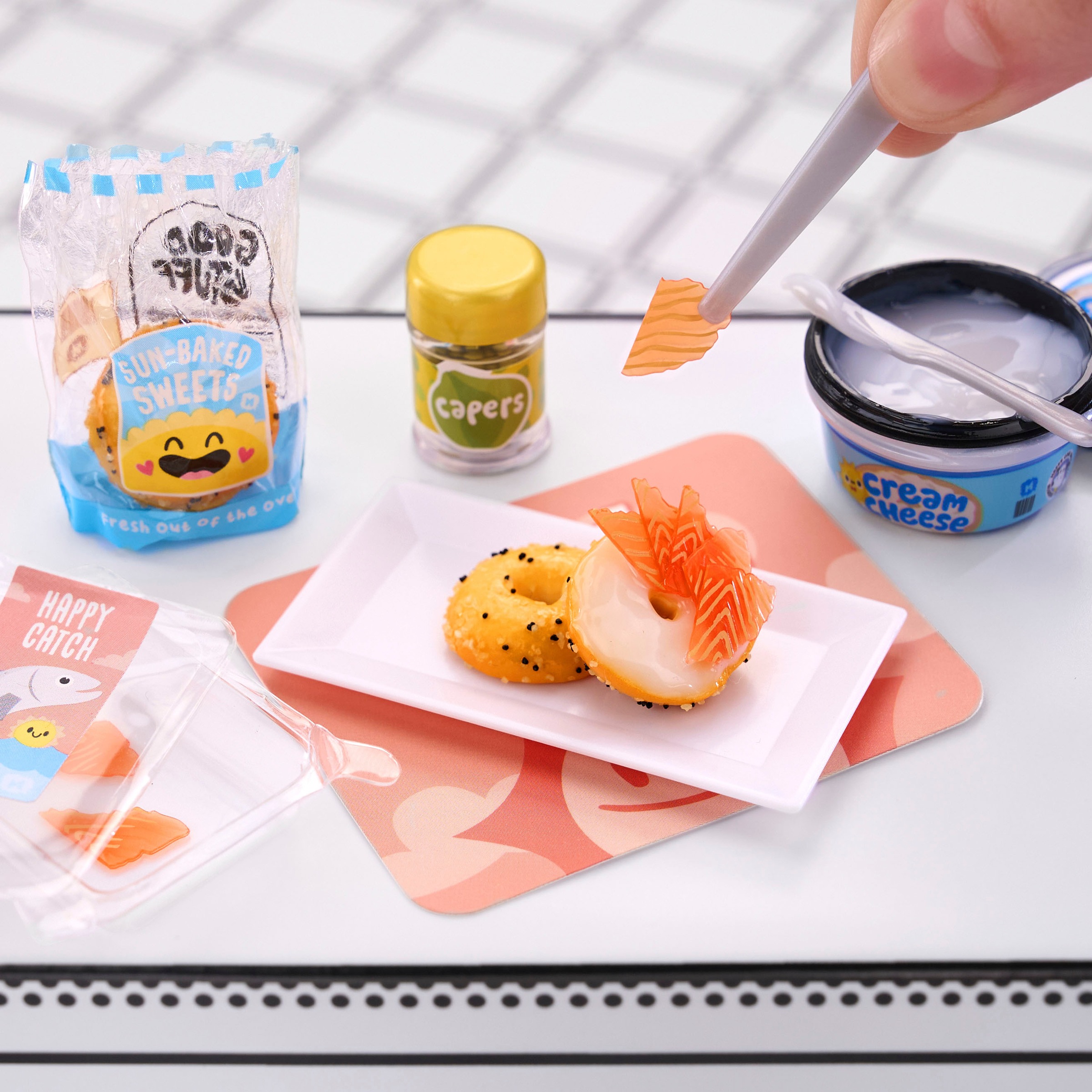 MGA ENTERTAINMENT Kreativset »MGA's Miniverse-Mini Foods Cafe«, sortierte Lieferung