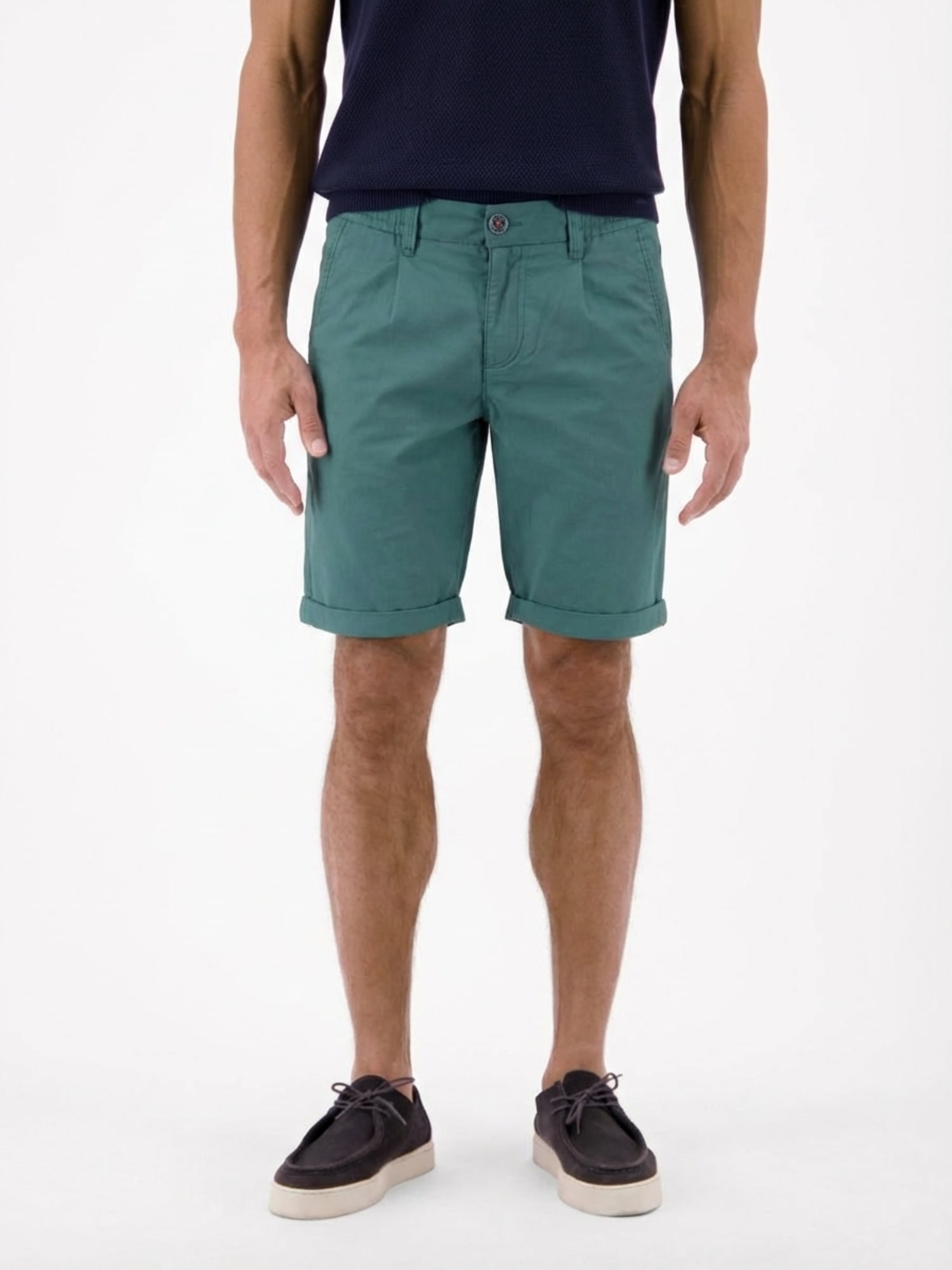 Chinoshorts LERROS "Kurze Chino aus leichtem Baumwollmix", Herren, Gr. 32, soft teal, 74% Baumwolle, 24% Polyester, 2% Elasthan, Hosen Chinoshorts