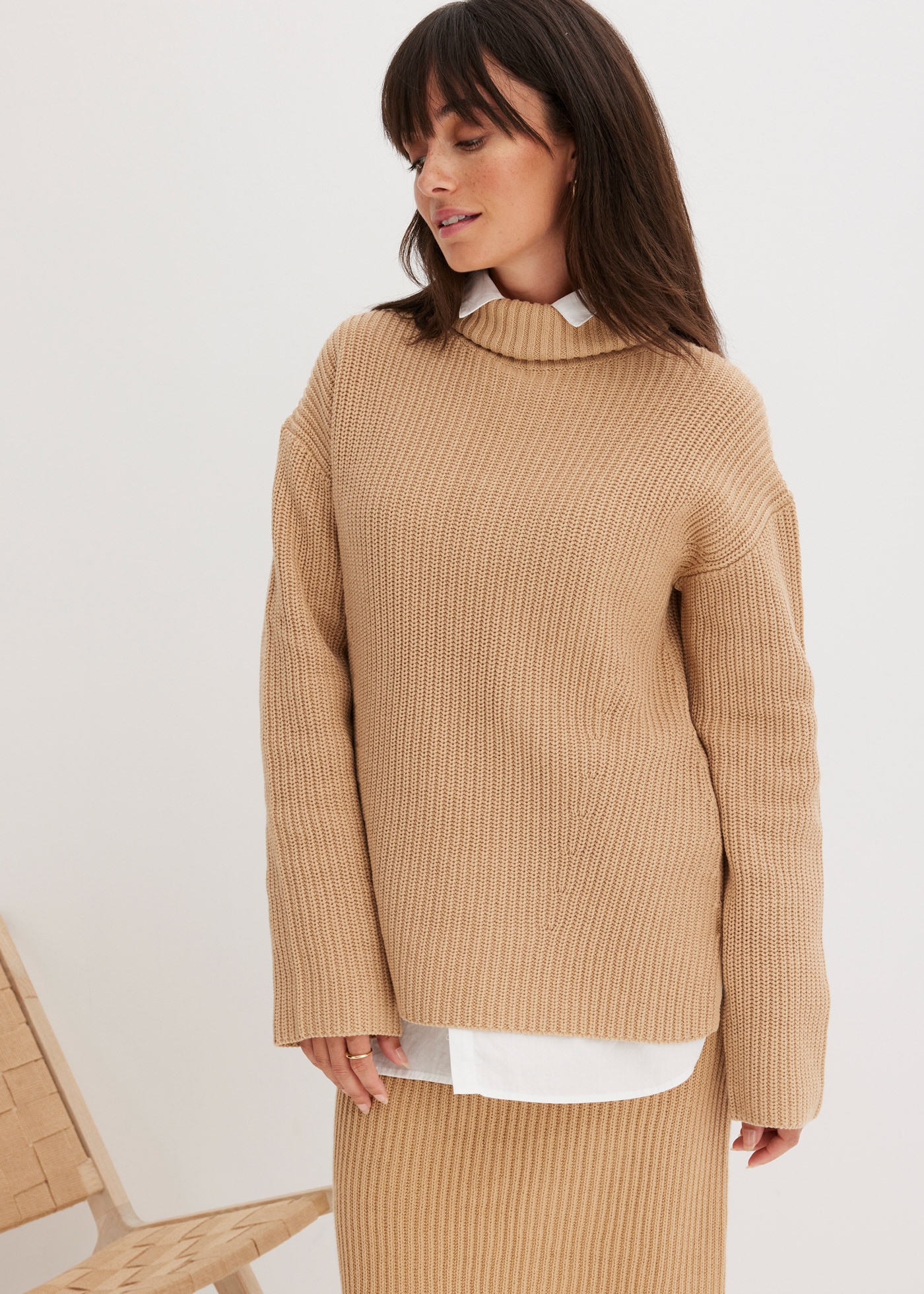 bonprix 1100000002199 "Rollkragenpullover aus reiner Baumwolle" im Grobstrick aus Baumwolle, Seitenschlitze, hinten länger geschnitten