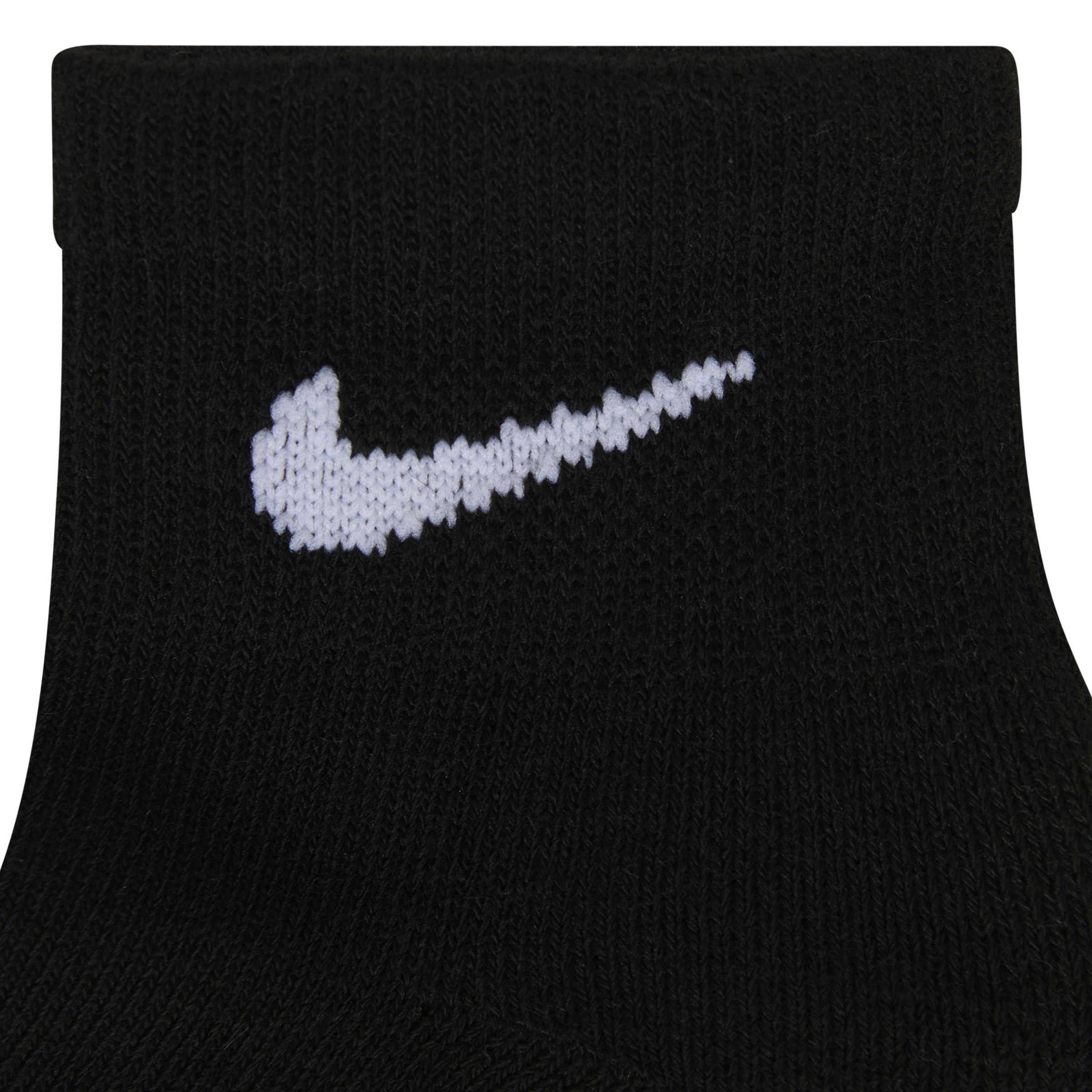 Nike Sportswear Sportsocken »NHN NIKE BASIC PACK QUARTER« Packung, 6 Paar tlg. für Kinder (4-5 Jahre), für sportive Aktivitäten, mit Labelstickerei