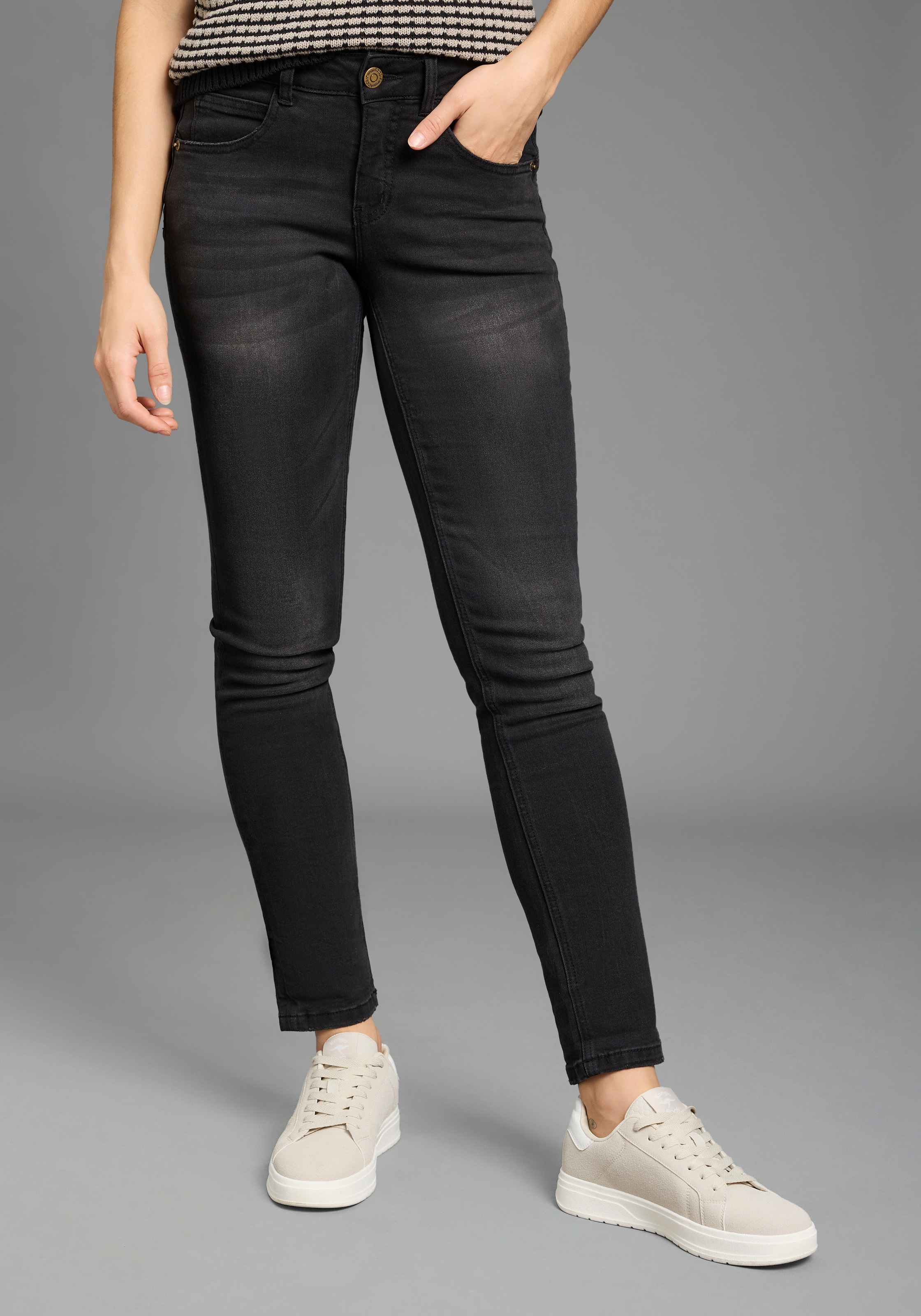 KangaROOS Relax-fit-Jeans "RELAX-FIT HIGH WAIST" knöchelfreie Schnittform, günstig online kaufen