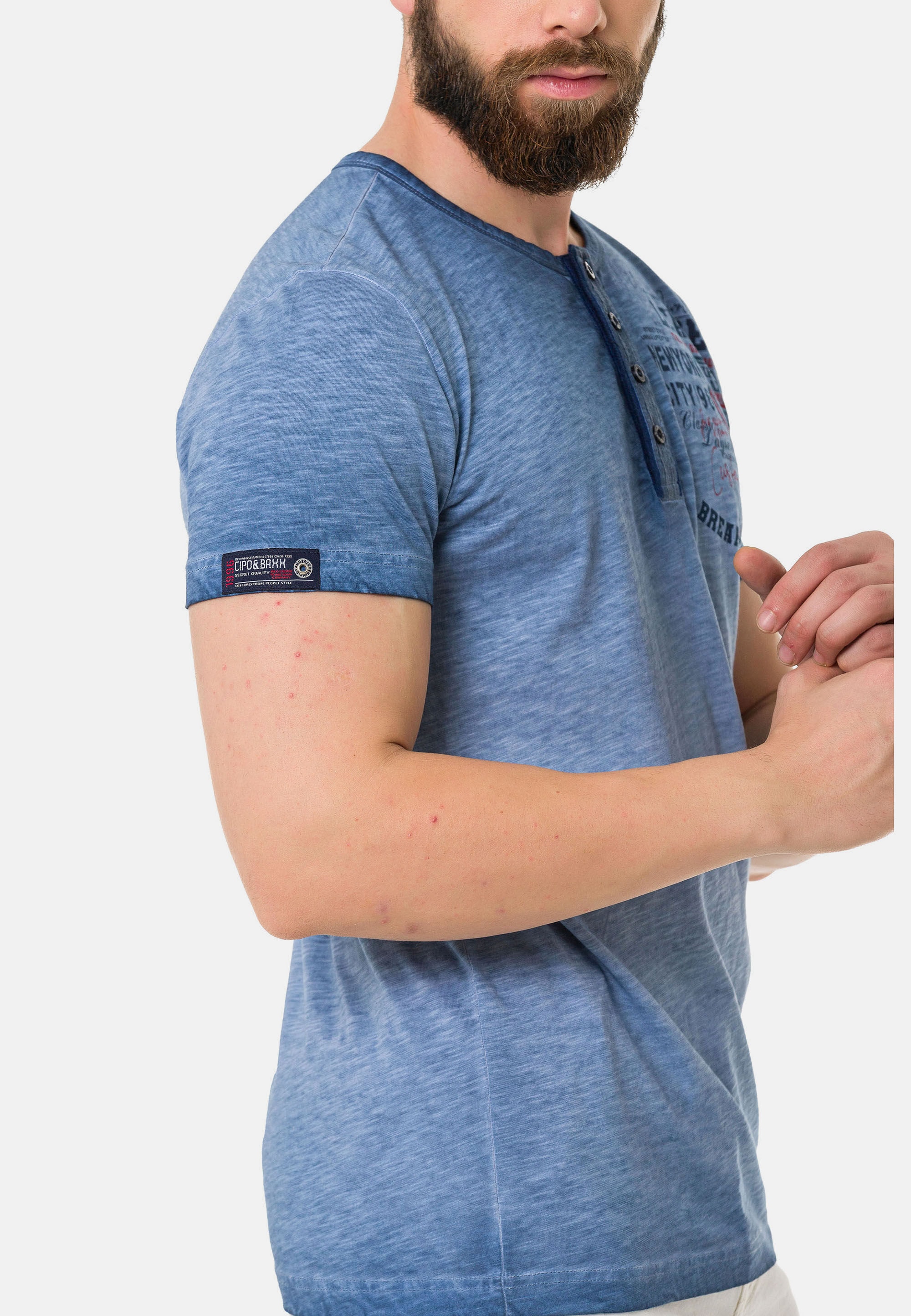Cipo & Baxx T-Shirt »T-Shirt«, mit Knopfleiste