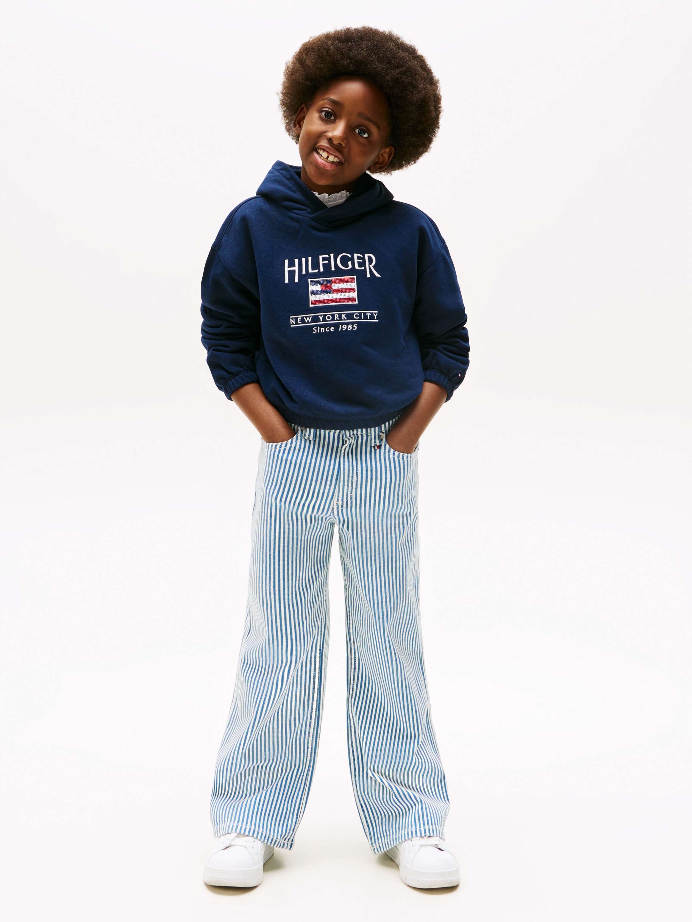 Tommy Hilfiger Kapuzensweatshirt »HILFIGER SEQUIN FLAG HOODIE«, mit Pailetten, mit Logostickereien