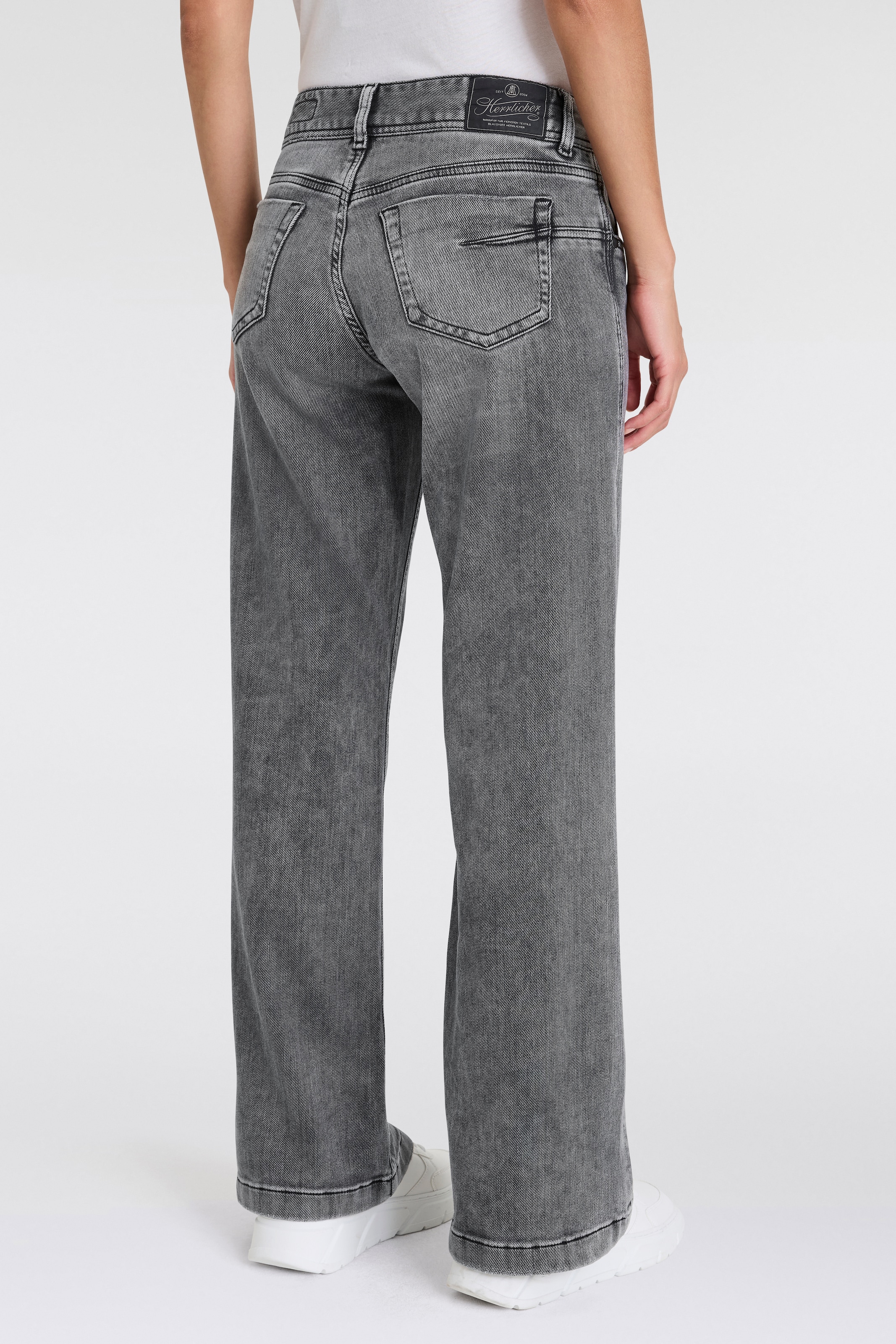 Herrlicher Bootcut-Jeans »Edna Organic Denim Brushed«, mit markanten Taschenabnähern hinten