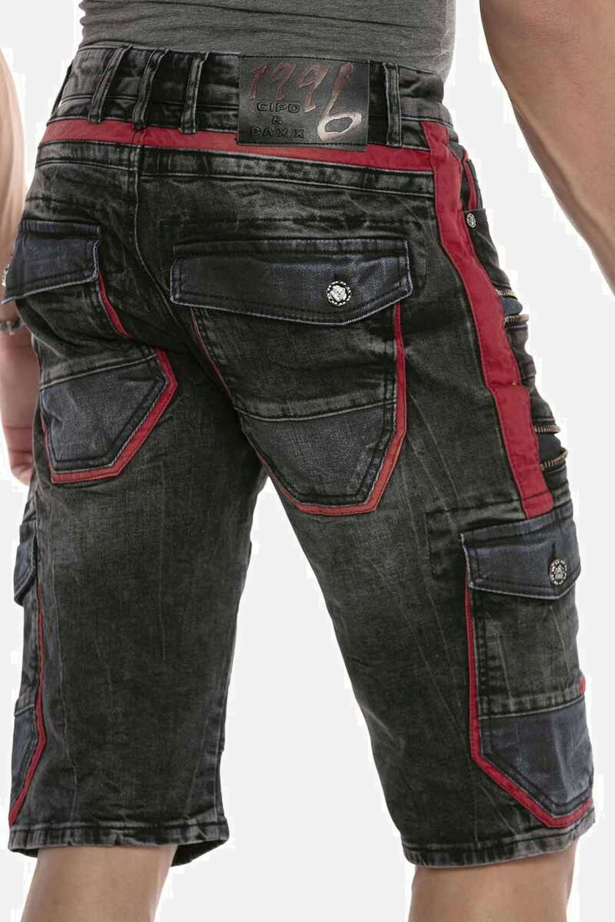 Cipo & Baxx Jogg Pants »Bermuda & Short«, mit Reißverschluss-Verzierungen, CK224