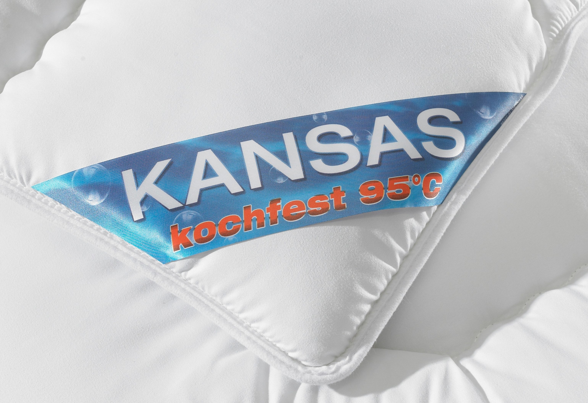 f.a.n. Schlafkomfort Microfaserbettdecke BAUR kaufen leicht, Bezug in Polyesterfaser, 135x200 Polyester, 100% weiteren Bettdecke Sommer Größen, cm für (1 oder | »Kansas«, St.), Füllung Winter und