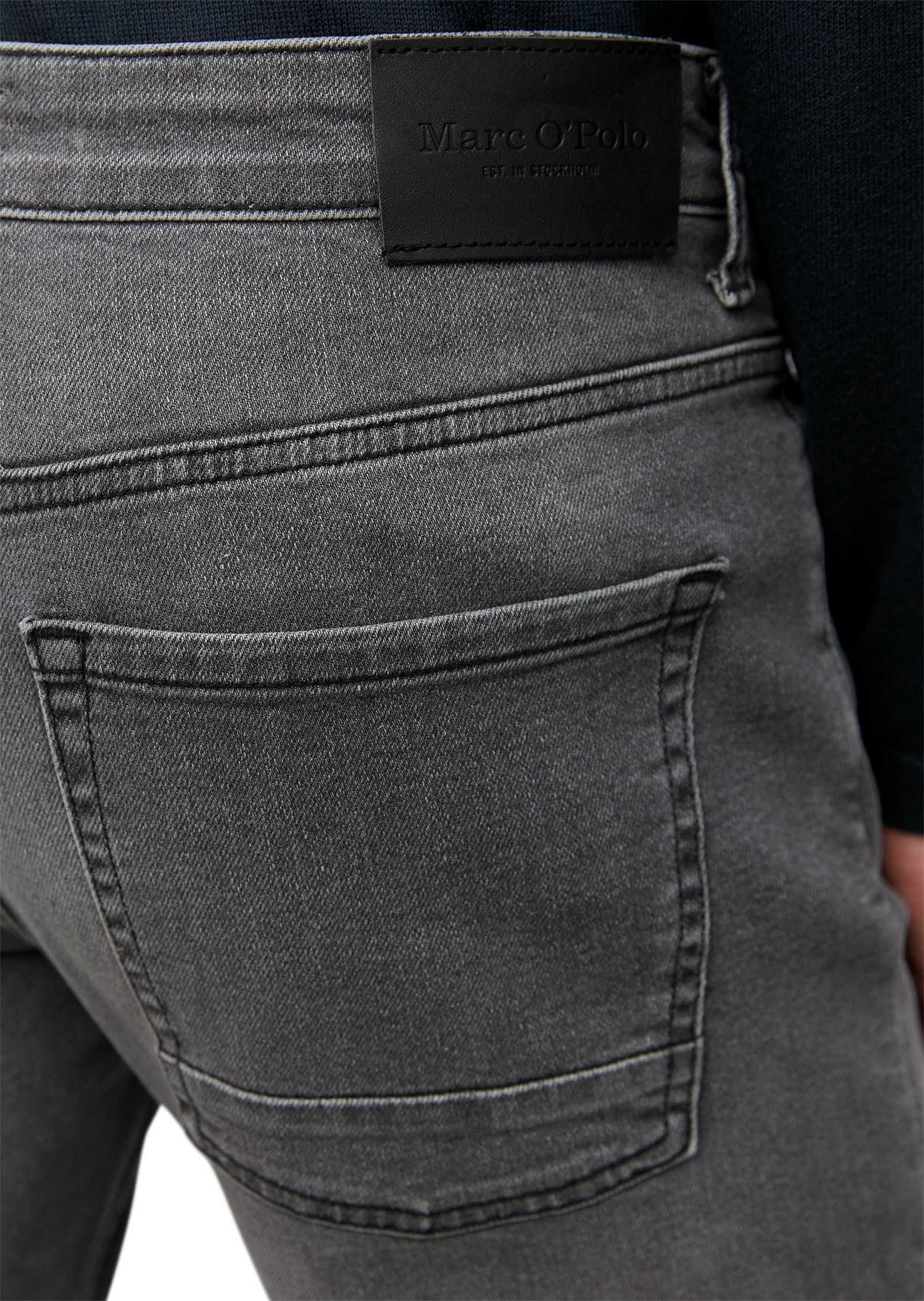 Marc O'Polo Tapered-fit-Jeans »aus recyceltem Baumwolle-Mix«