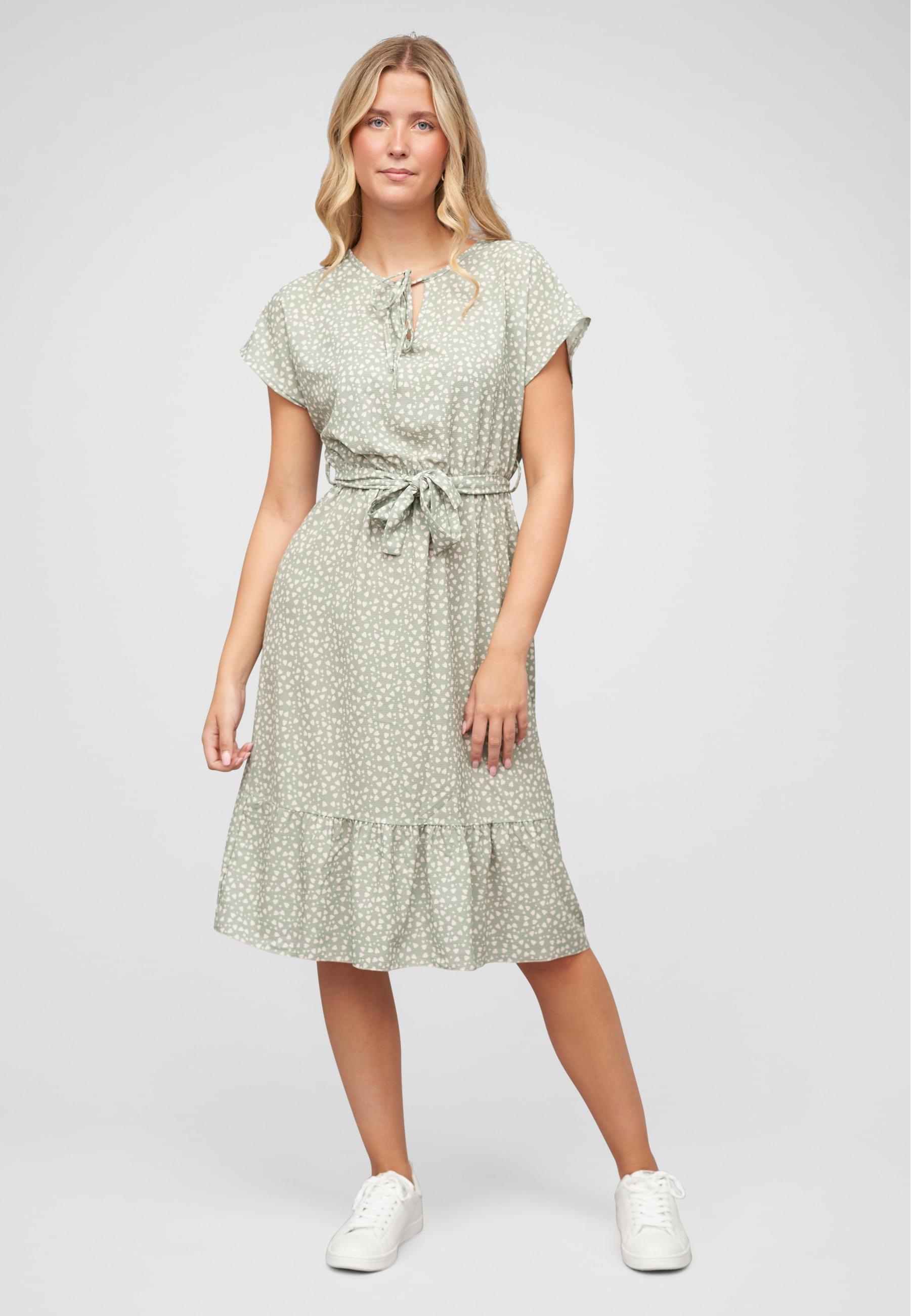 CLOUD 5IVE Shirtkleid »CLOUD 5IVE T-Shirt-Kleid mit All Over Herz Print und Bindegürtel« 1 Stk. tlg.