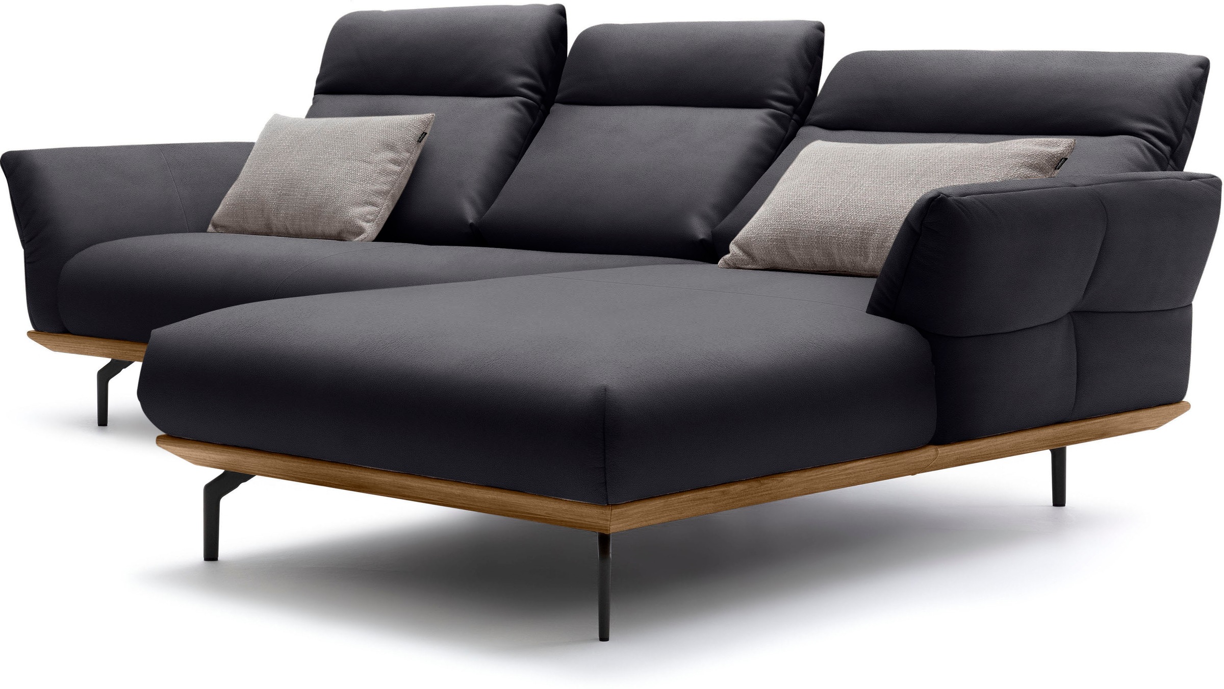 Creation BY ROLF BENZ Ecksofa »CR.460«, Sockel in Nussbaum, Winkelfüße in Umbragrau, Breite 298 cm