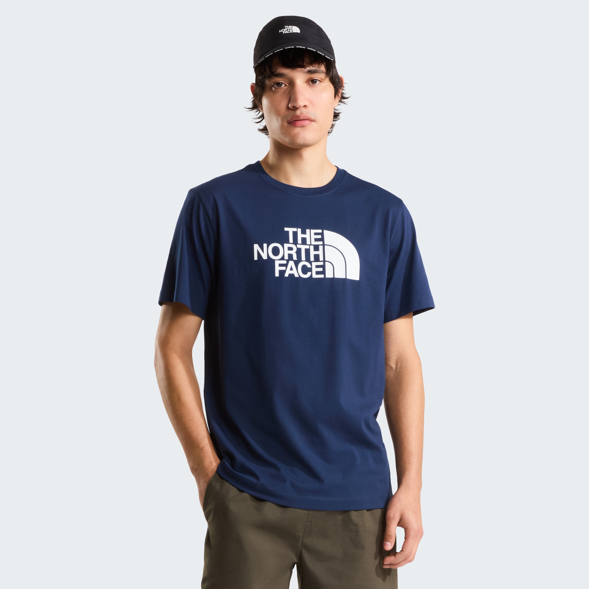 The North Face "M EVOLUTION HALF DOME REGULAR SHORT SLEEVE TEE" für Sportmode und Outdoormode, mit kurzen Ärmeln, sportlicher Stil