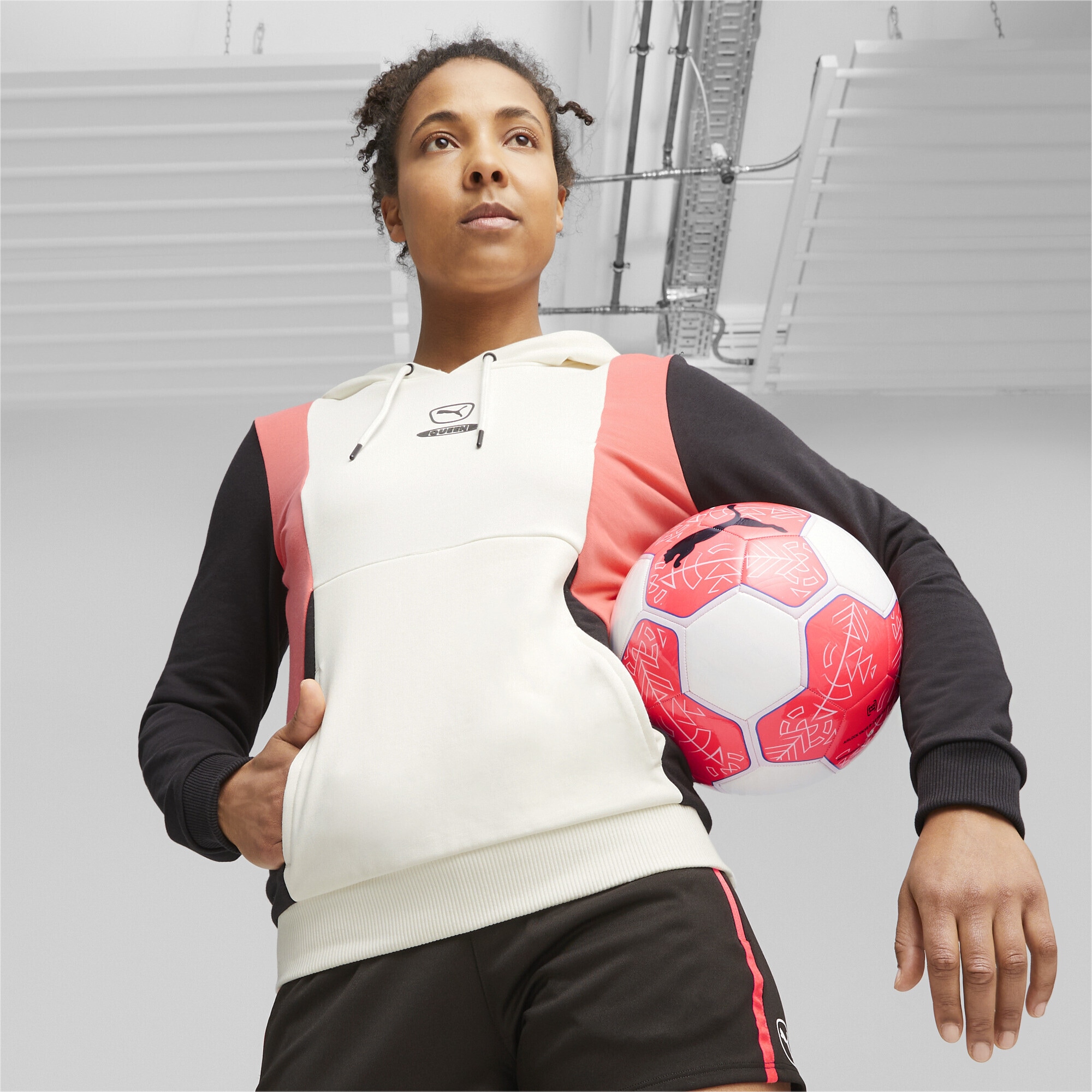 PUMA Sweatshirt »PUMA Queen Fußball-Hoodie Damen«