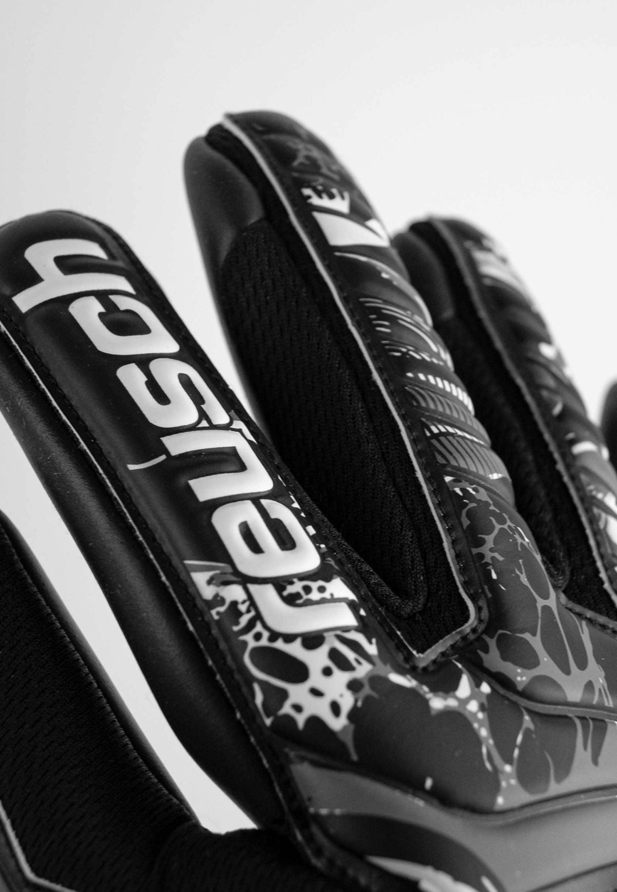Reusch Torwarthandschuhe »Attrakt Infinity«, mit exzellentem Grip
