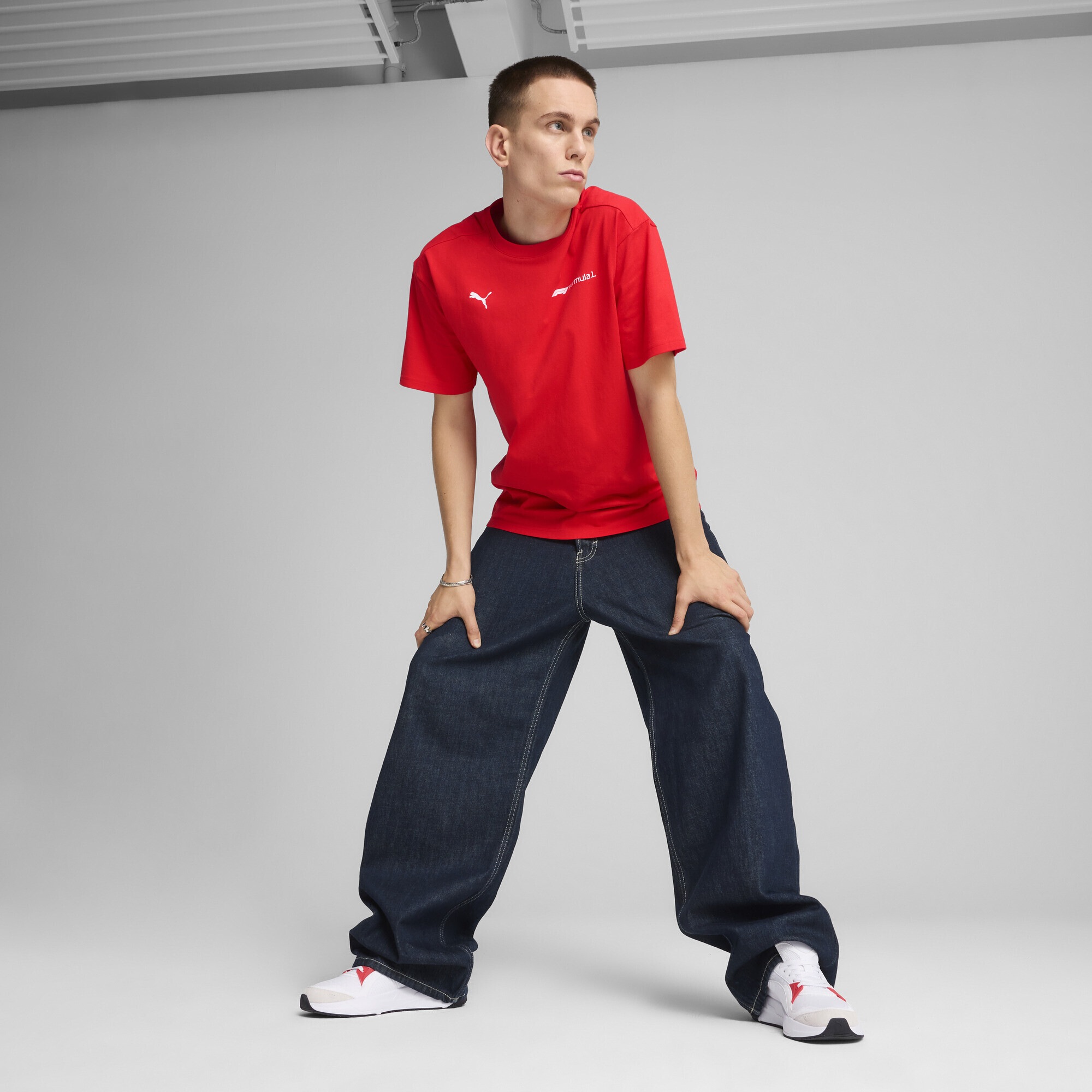 PUMA T-Shirt »F1® ESS+ Relaxed Graphic T-Shirt Herren«