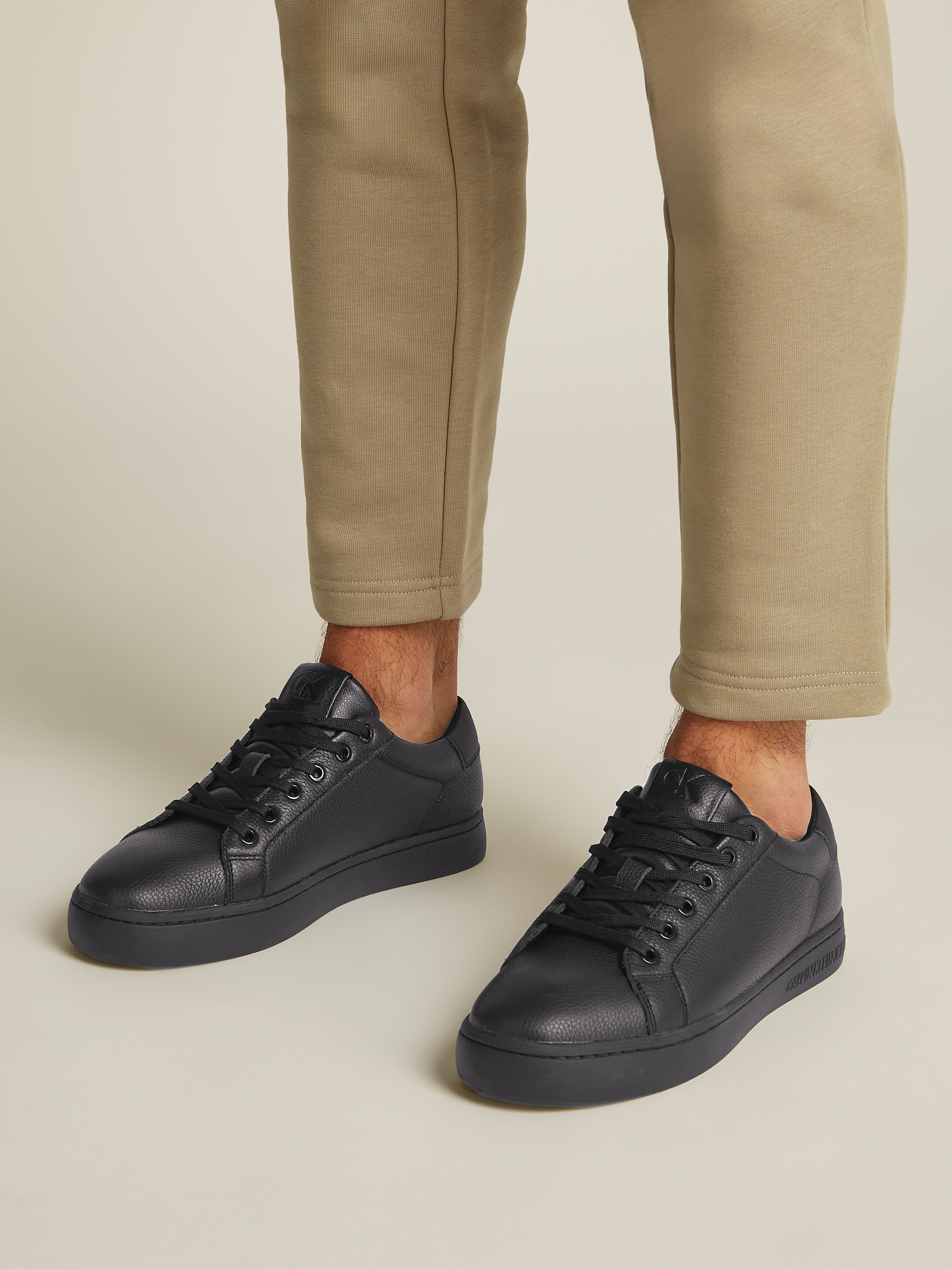 Calvin Klein Jeans Sneaker »CLASSIC CUPSOLE LOW OHB«, Freizeitschuh, Halbschuh, Schnürschuh in klassischer Optik