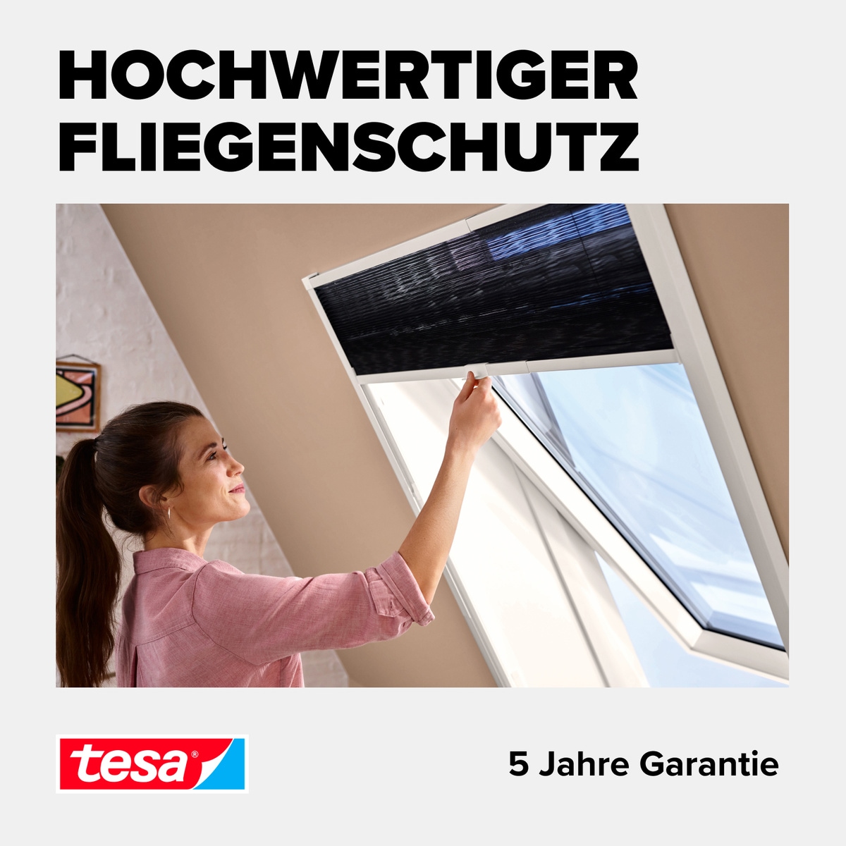 tesa Insektenschutz-Fensterrahmen »Insect Stop Alu-Insektenschutzrollo teleskopierbar - 1,3 x 1,5 m«, speziell für Dachfenster - Insektenschutz Plissee - ohne Bohren, weiß