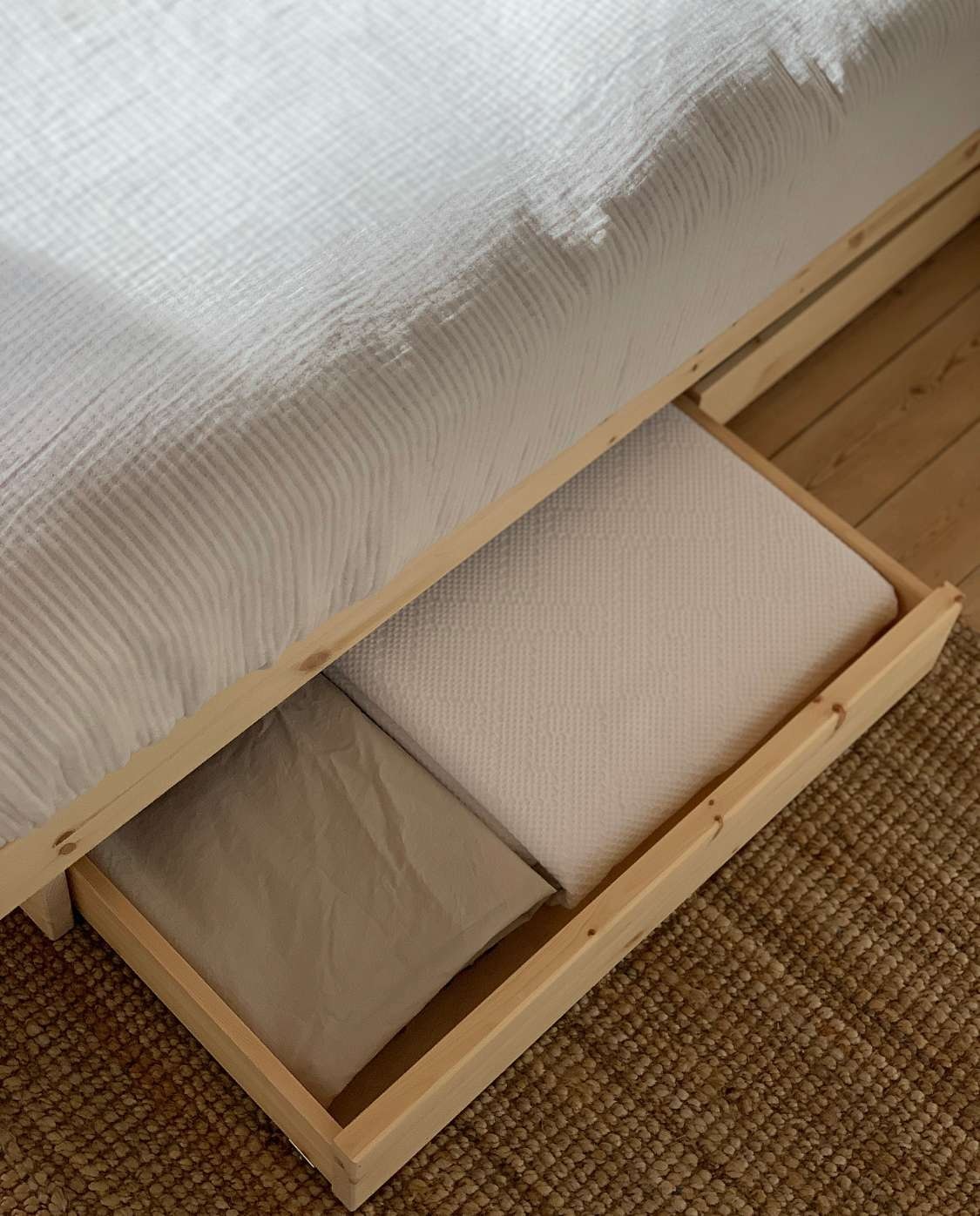 Karup Design Bettgestell »Kanso Bed, Stauraumbett, Bett mit oder ohne Schubladen«, Bett mit/ohne Schubladen, inkl Lattenrost, FSC®zertifiert