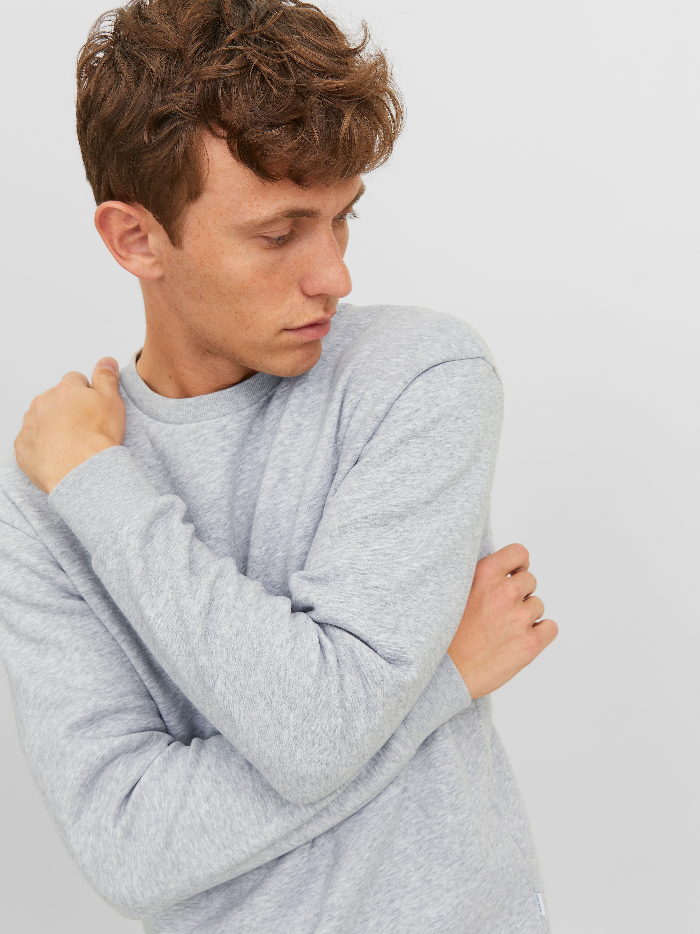 Jack & Jones Sweatshirt »JJEBRADLEY  mit Rippbündchen für Alltag und Freizeit«, Materialmix, relaxed fit
