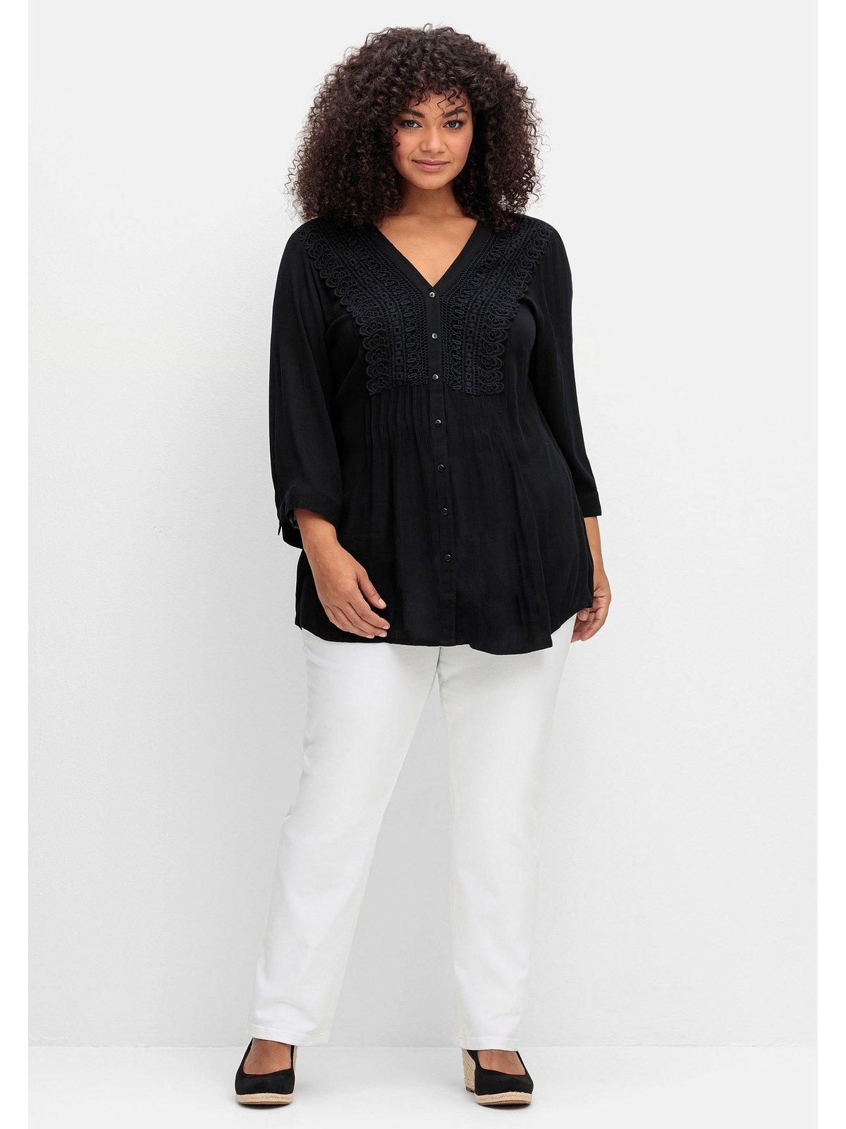sheego by Joe Browns Longbluse »Große Größen«, mit Häkelspitze und Biesen