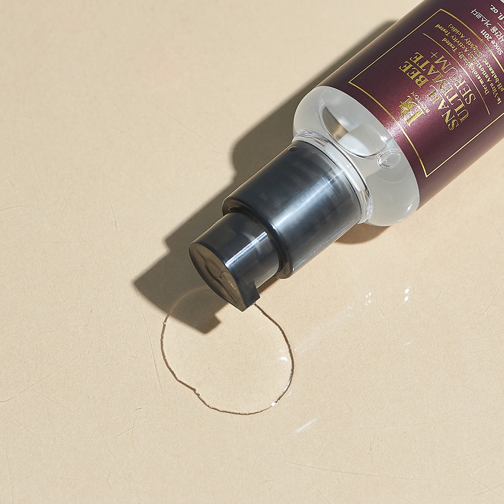 Benton Gesichtsserum »Snail Bee Ultimate Serum +« Multitasking-Serum, es nährt und stärkt die Haut, verleiht ihr Glanz