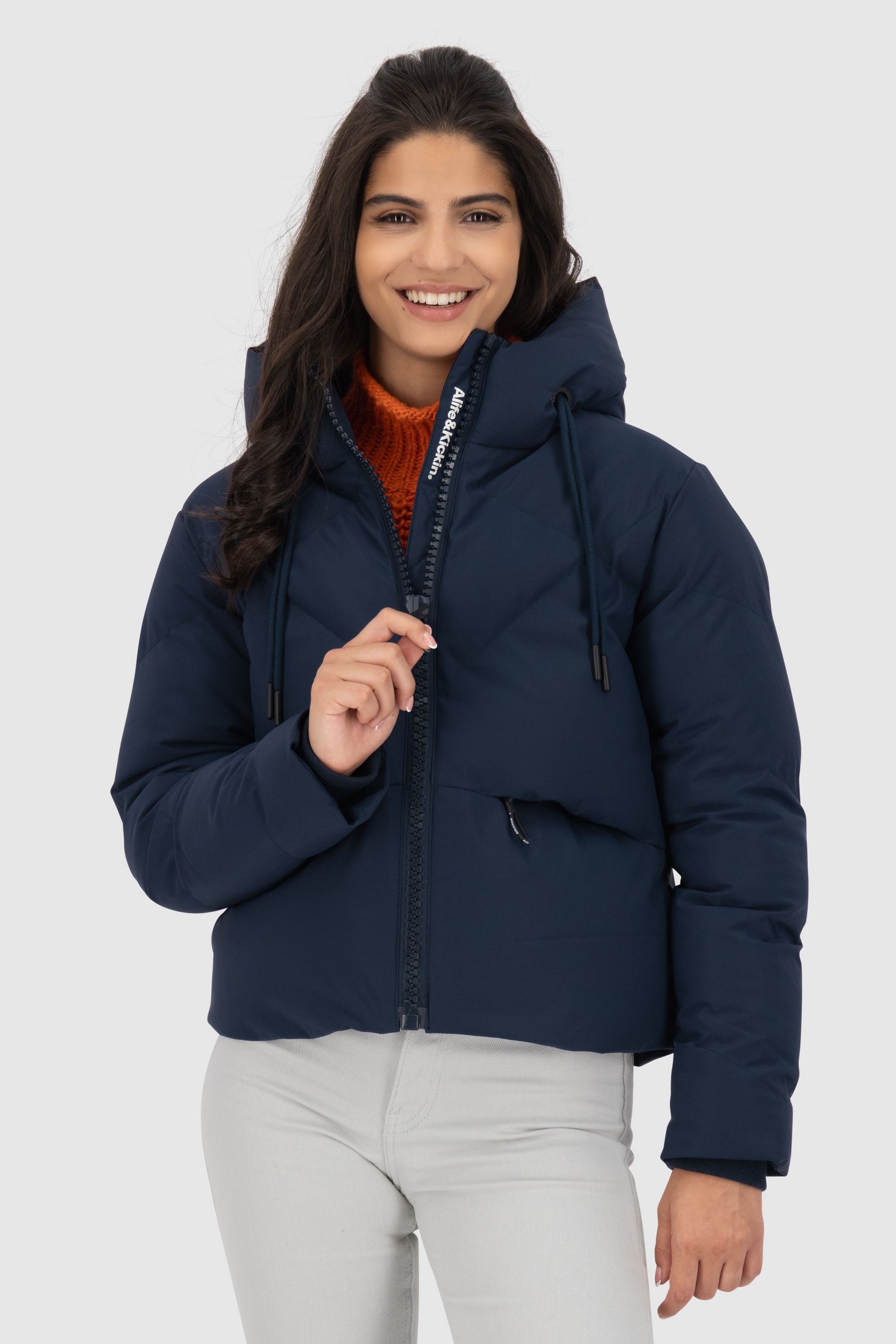 Alife & Kickin Steppjacke »Damen MurielAK A«, mit Kapuze, Kurze warme moderne Jacke mit großer gefütterter Kapuze